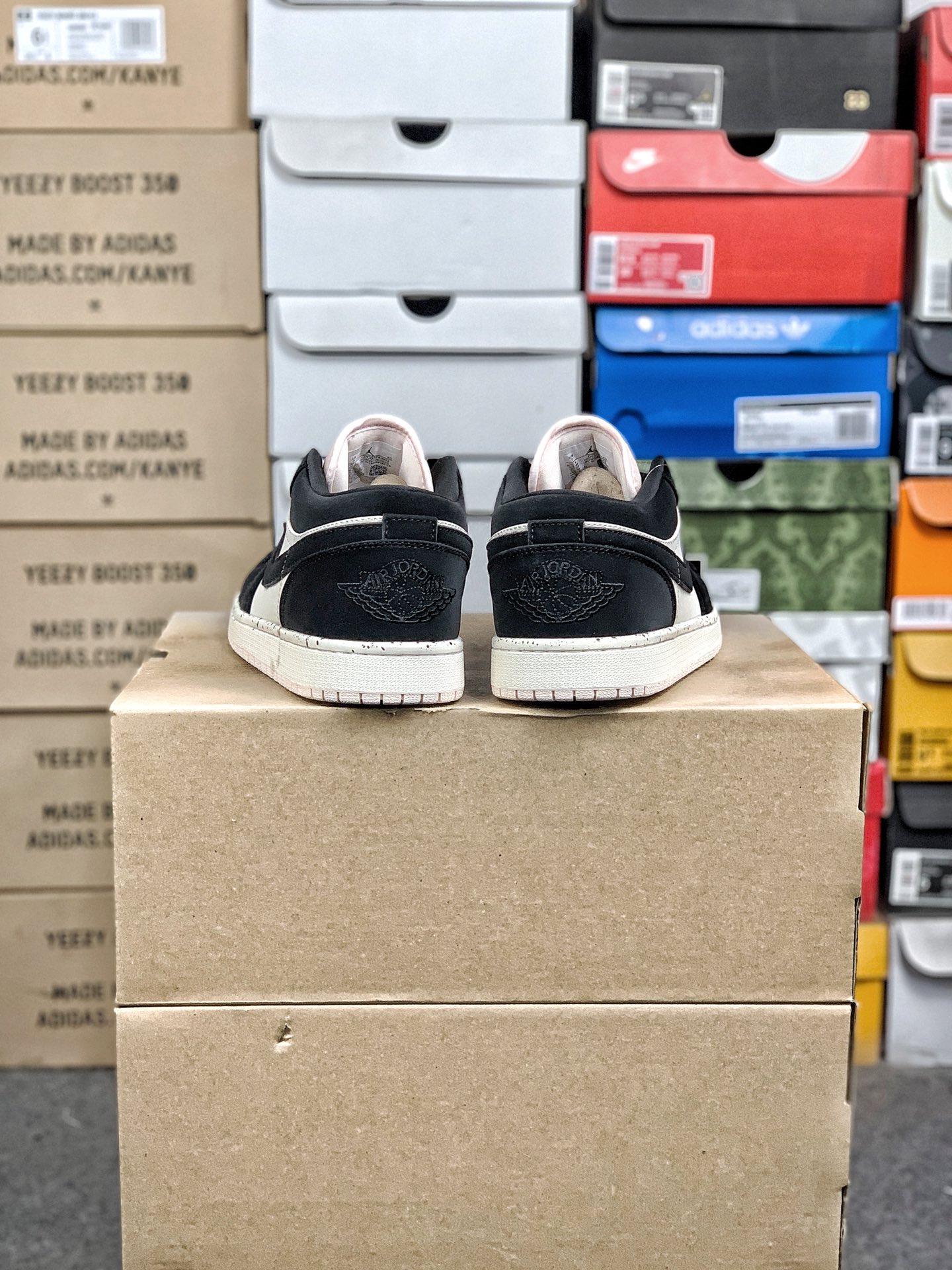 特价💰170
#公司级福利 Air Jordan 1 Low 乔1 AJ1低帮板鞋
货号：DC0774-003
尺码：36-46 带半码
编码#A18YTXLA10