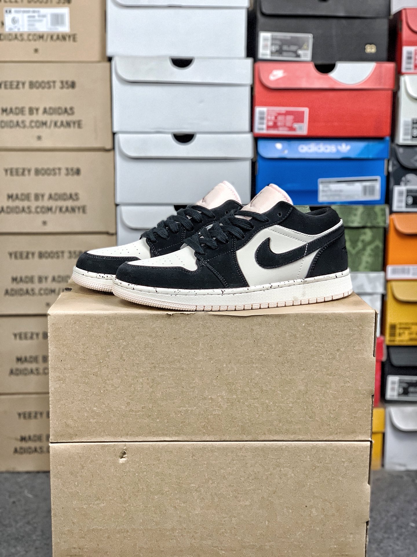 特价💰170
#公司级福利 Air Jordan 1 Low 乔1 AJ1低帮板鞋
货号：DC0774-003
尺码：36-46 带半码
编码#A18YTXLA10