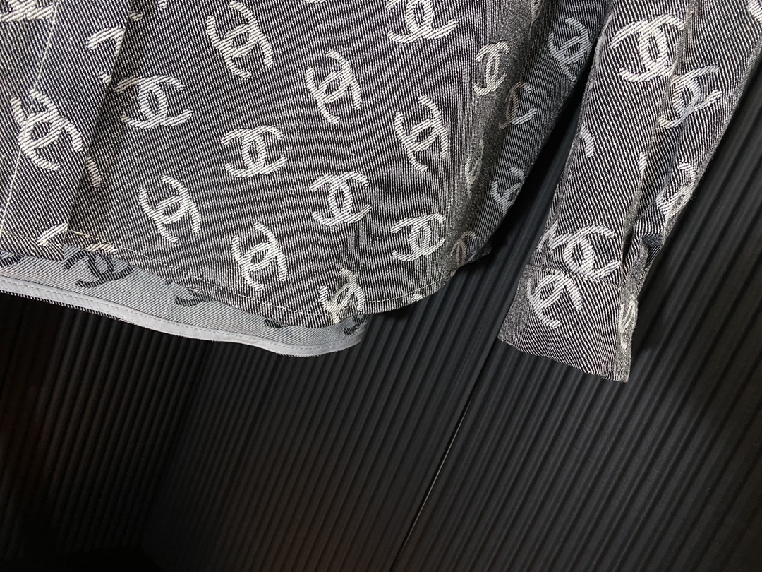 2023 Chanel Puffer Jacket: Classic Letters, High-End Fashion for Men and Women - 图片 5