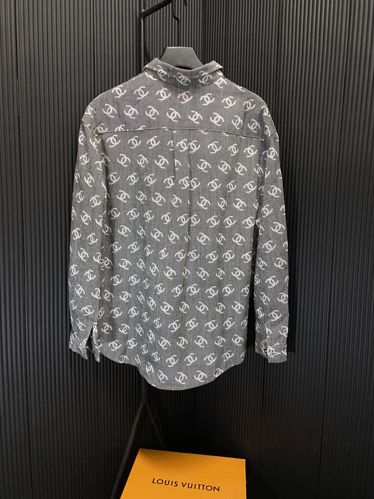2023 Chanel Puffer Jacket: Classic Letters, High-End Fashion for Men and Women - 图片 2