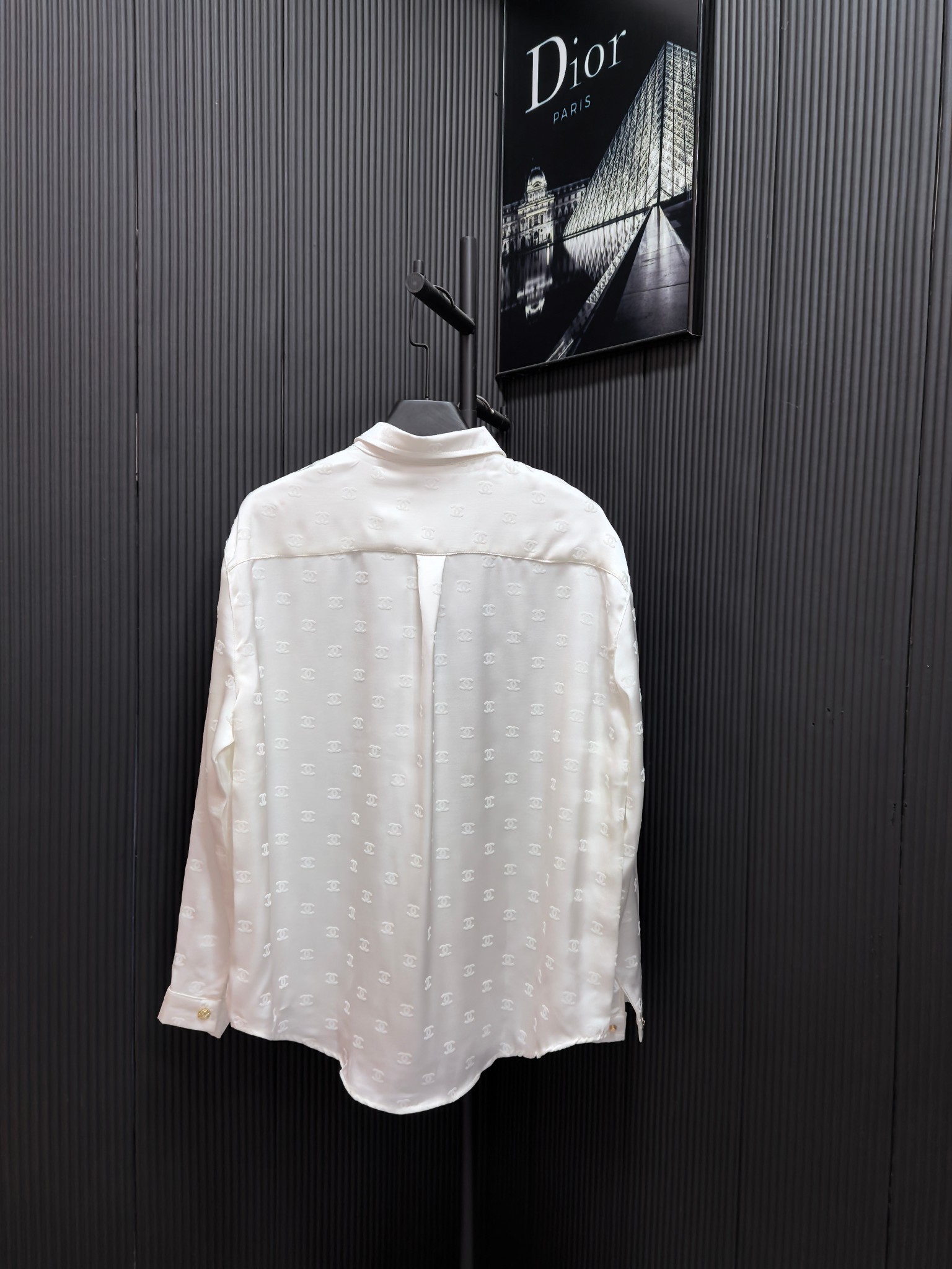 Chanel Embroidery Shirt in UPF115+ Silk Fabric for Hot Summer Street Style - 图片 2