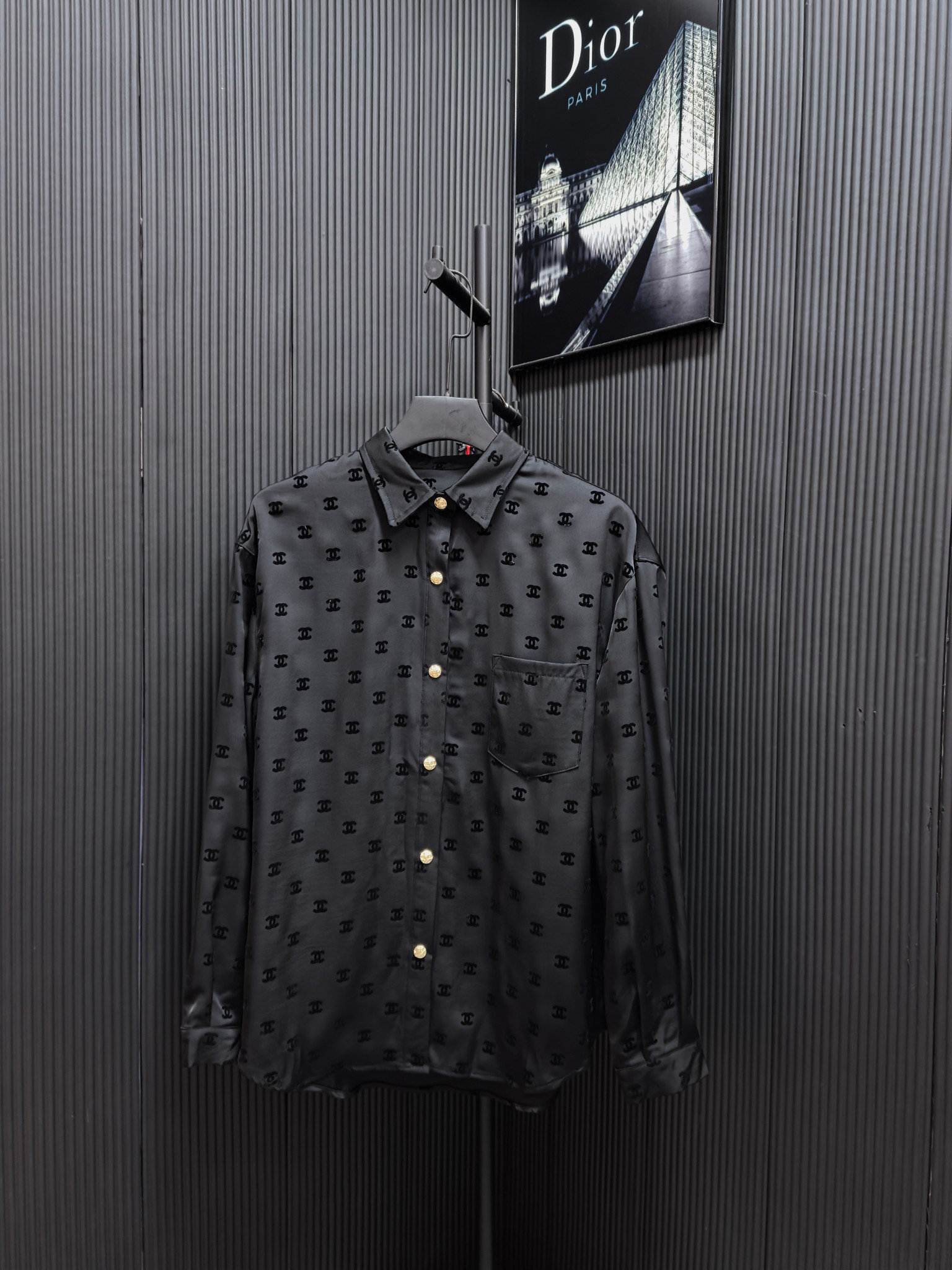 Chanel Embroidered Shirt with UPF115+ Silk Fabric for Hot Summer Street Style - 图片 1
