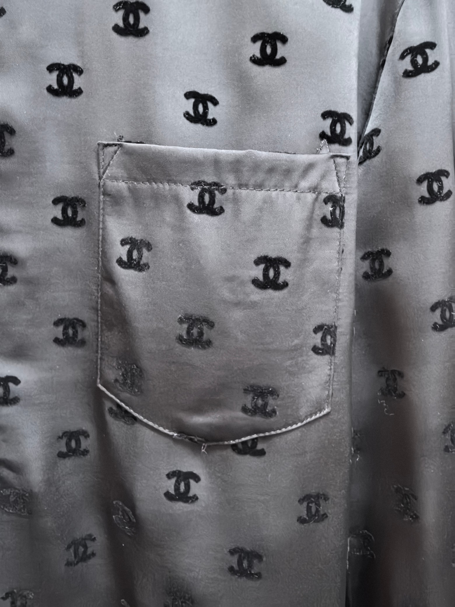 Chanel Embroidered Shirt with UPF115+ Silk Fabric for Hot Summer Street Style - 图片 4