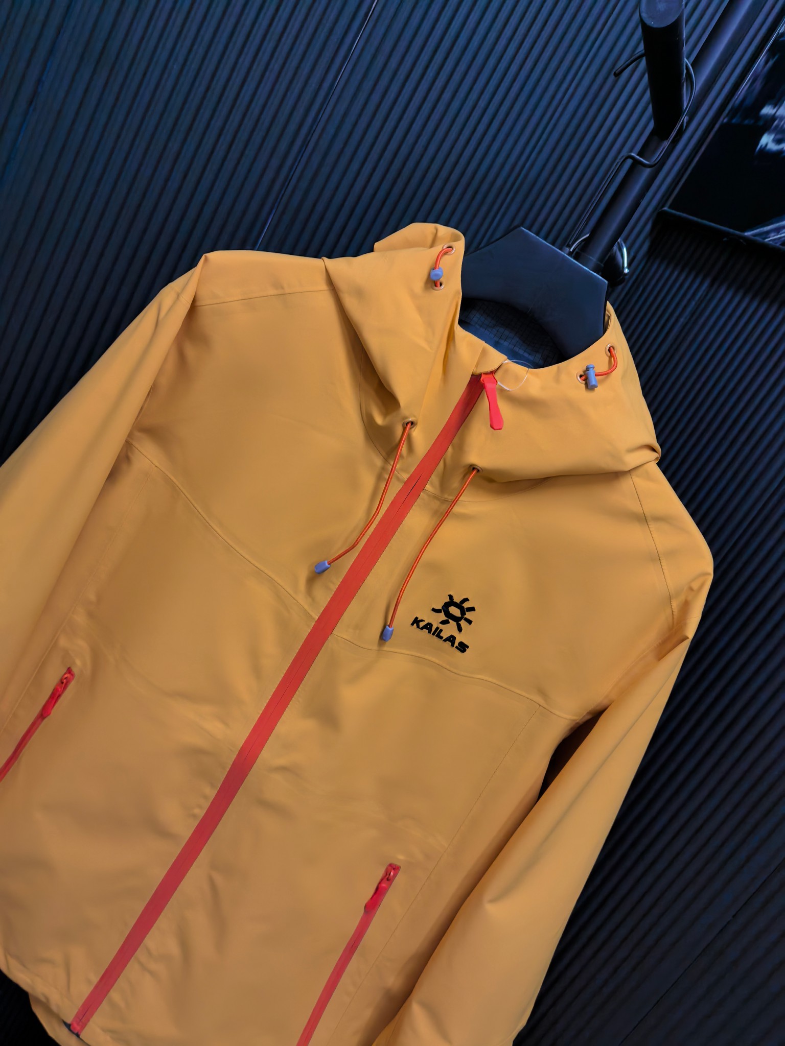 KAILAS Outdoor Waterproof Jacket with Logo Embroidery – Windproof and Durable Gear - 图片 6