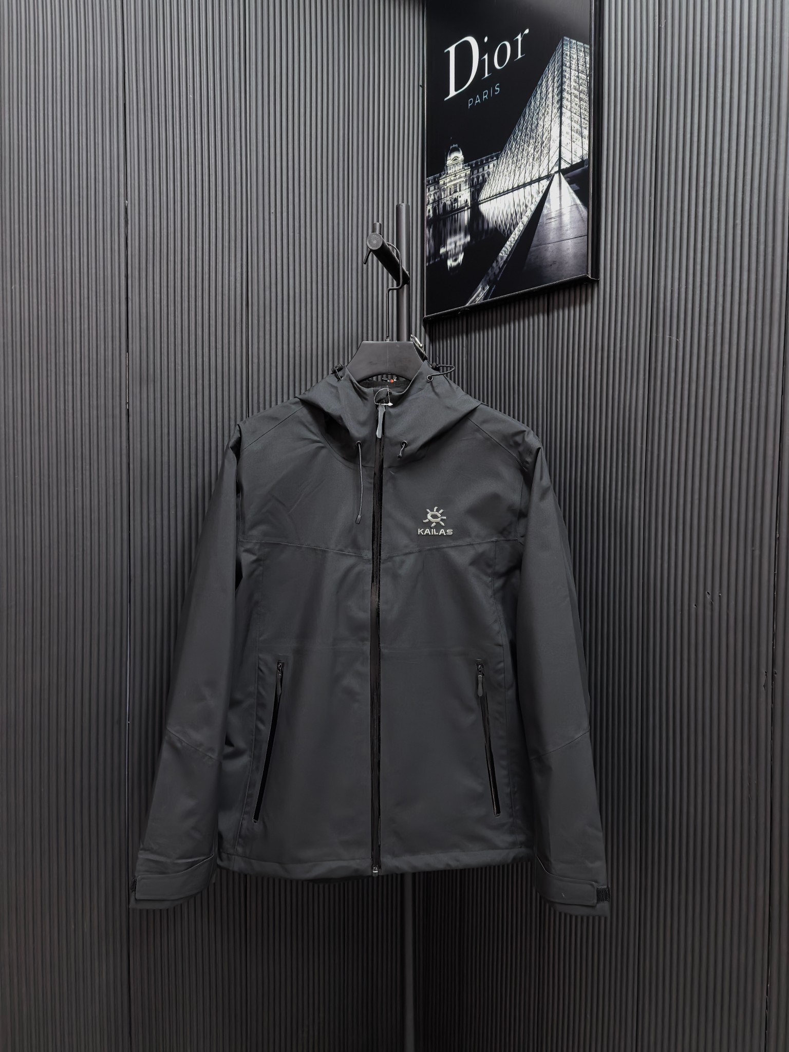 KALESTONE Outdoor Waterproof Jacket with Logo Embroidery in Various Sizes and Colors