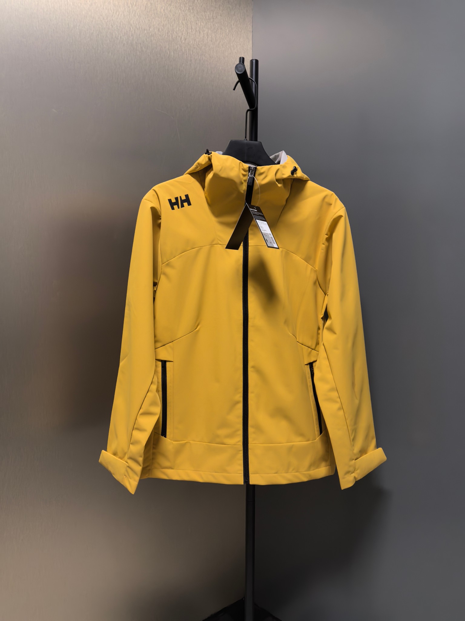 High-End Waterproof Coat by Helly Hansen: Features, Sizes, and Colors