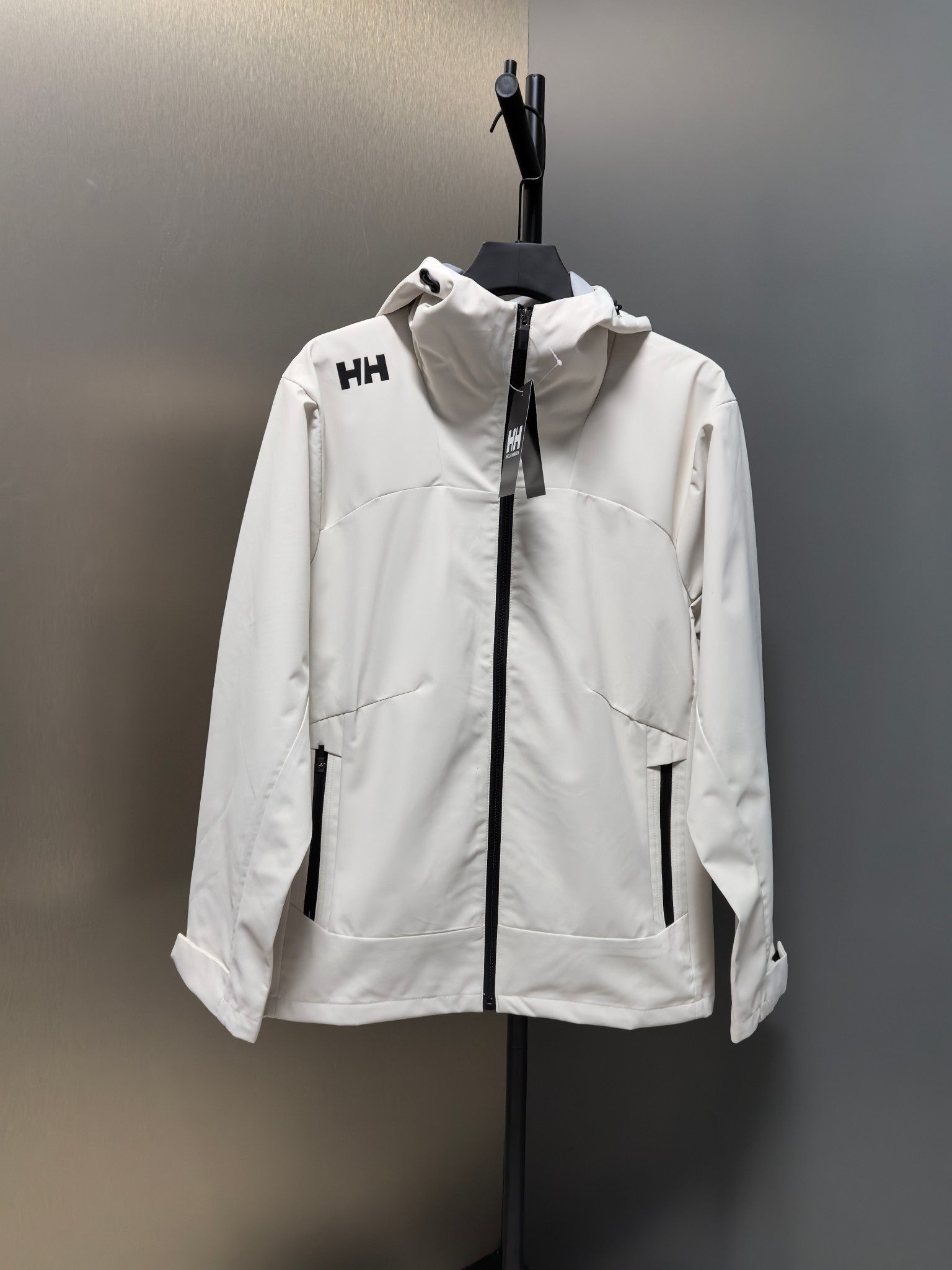 High-End Waterproof Coat by Helly Hansen: Features, Design, and Sizes