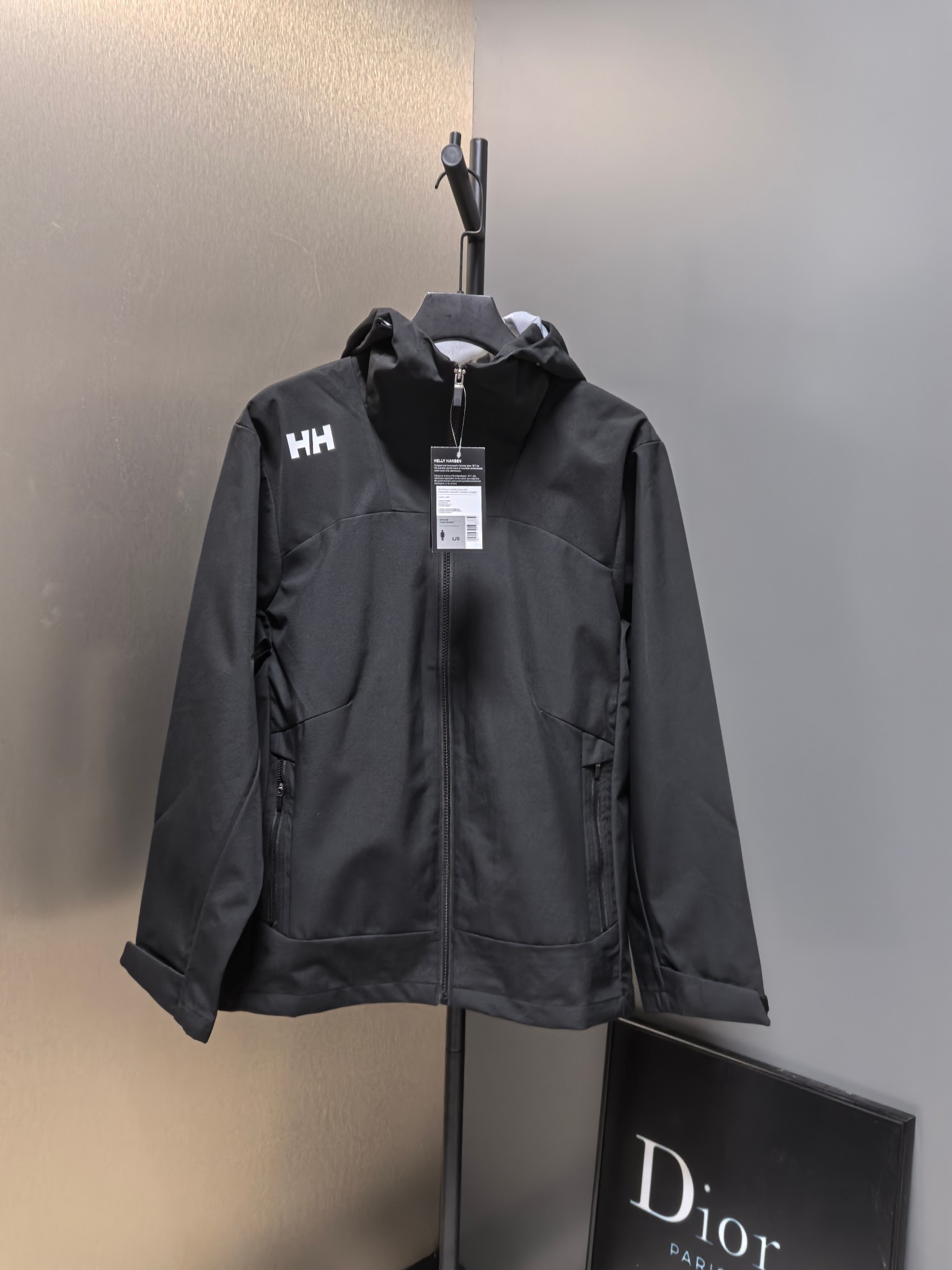 High-End Waterproof Coat by Helly Hansen: Features, Sizes, and Colors