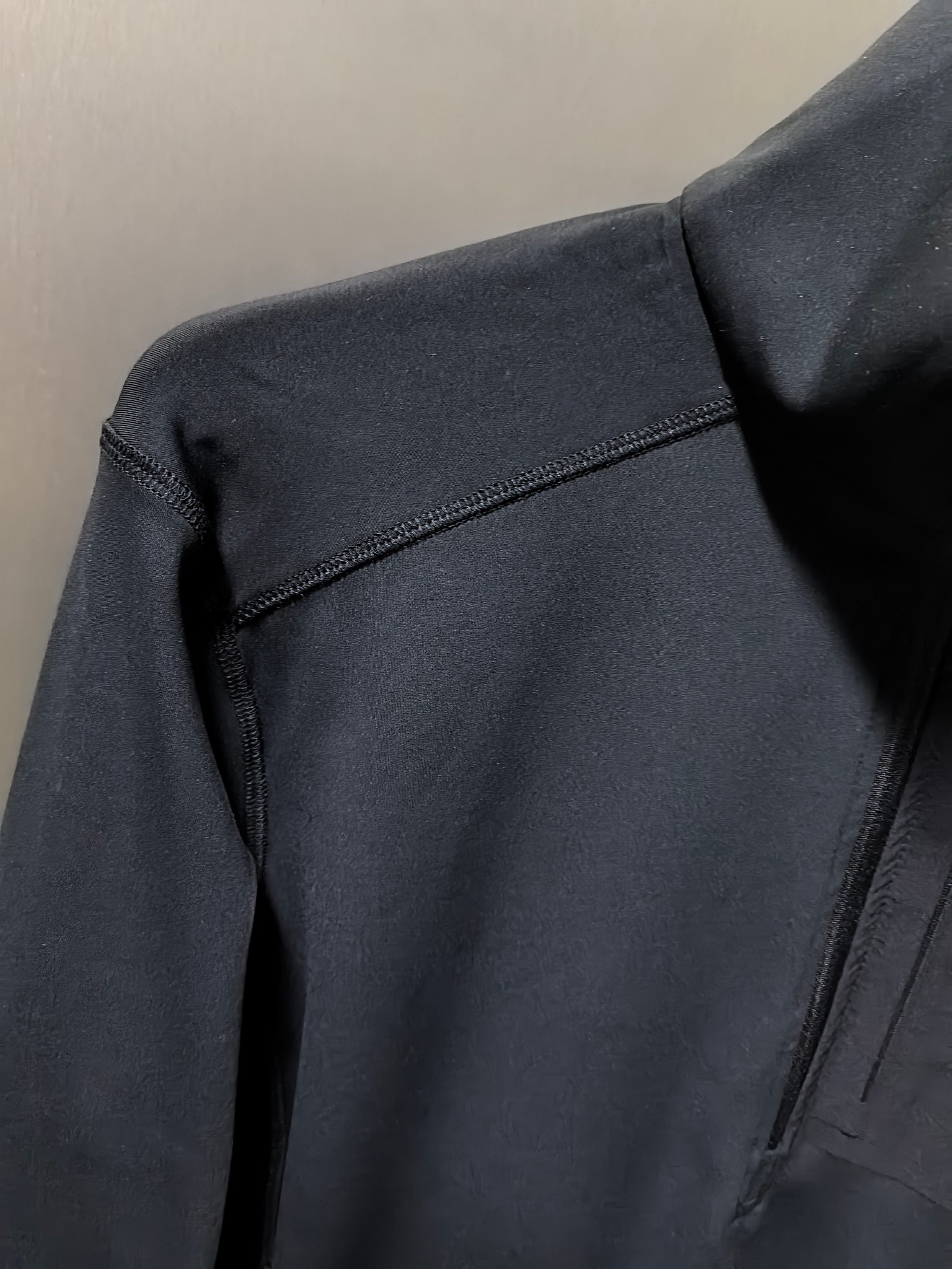 Classic Tie-Up Design: High-Intensity Fabric Long-Sleeved Top for Autumn/Winter - 图片 3