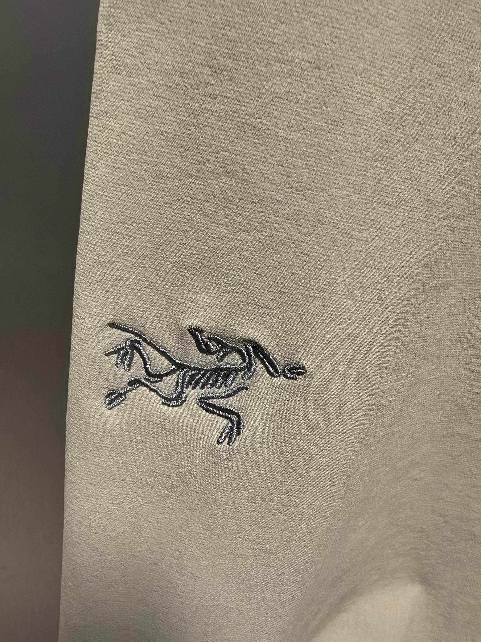 Arc’teryx Gamma AR Soft-Shell Pants: Versatile, Durable, and Stylish Outdoor Wear - 图片 4