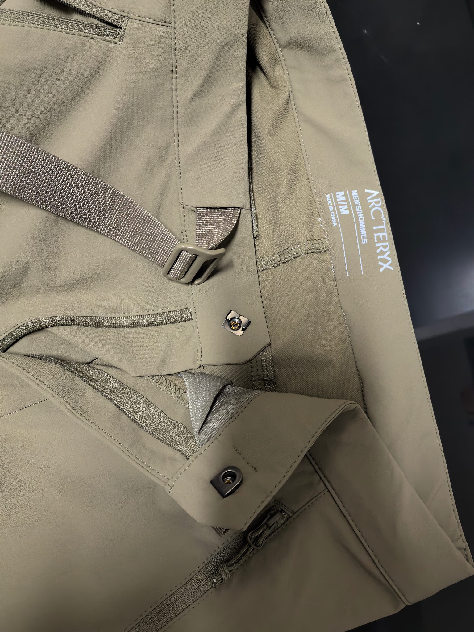 Arc’teryx Gamma AR Soft-Shell Pants: Versatile, Durable, and Stylish Outdoor Wear - 图片 9