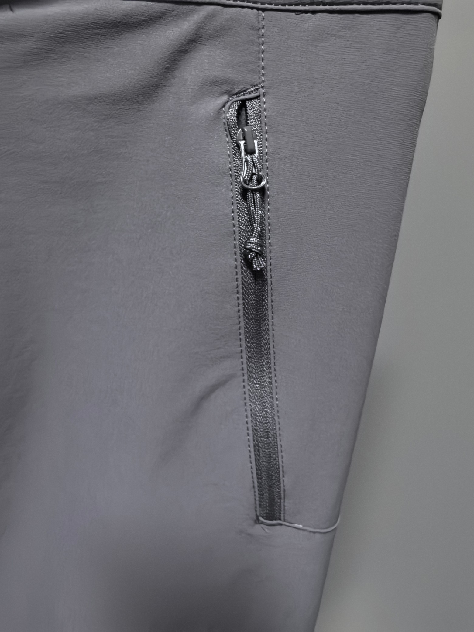 Arc’teryx Gamma AR Pants: High-performance, versatile, and durable outdoor pants for all activities. - 图片 4