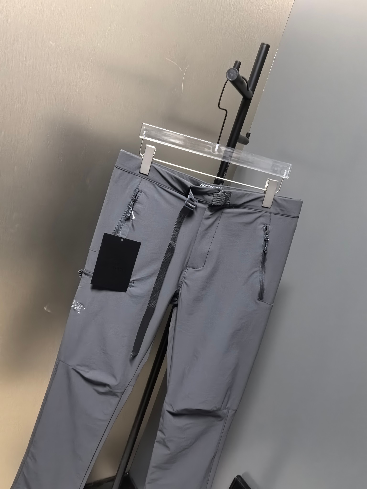 Arc’teryx Gamma AR Pants: High-performance, versatile, and durable outdoor pants for all activities. - 图片 6