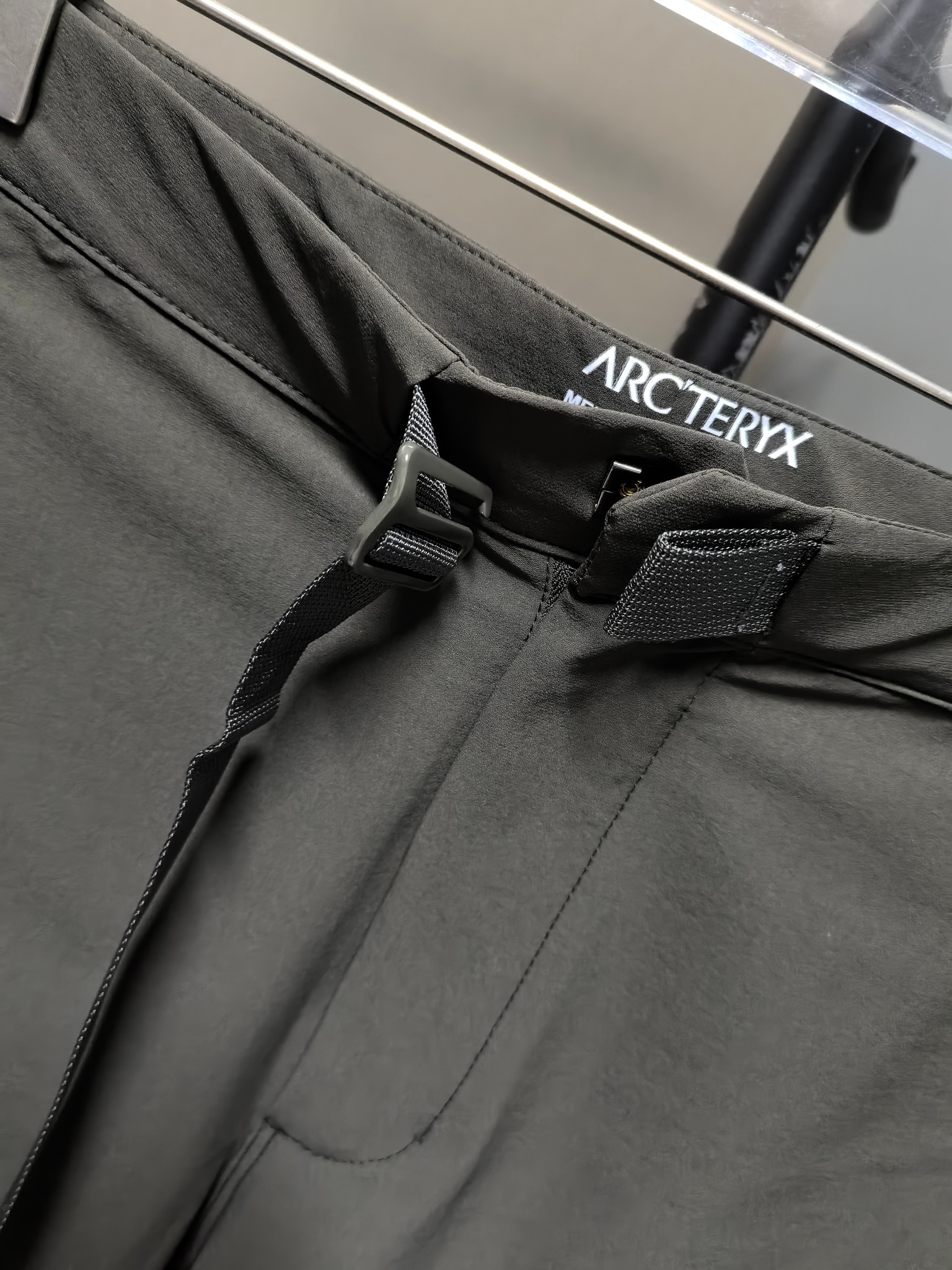 ARC’TERYX Original Gamma AR Multipurpose Pants Review: High Performance in Any Scenario - 图片 4