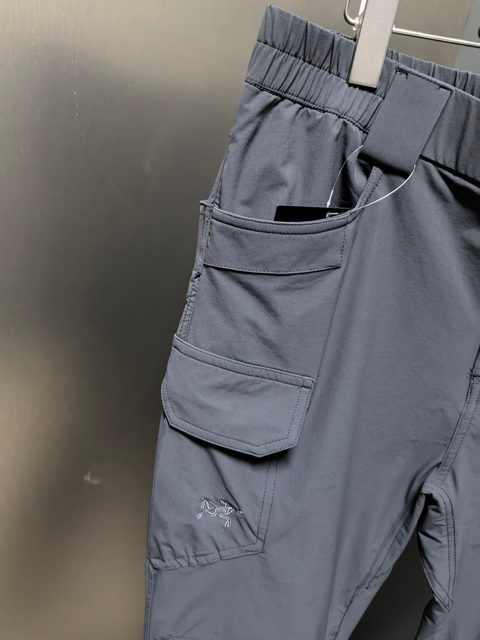 Review: ARC’TERYX Original Birds Patrol AR Pants – Functional, Stylish, and High-Performance Outdoor Gear - 图片 2