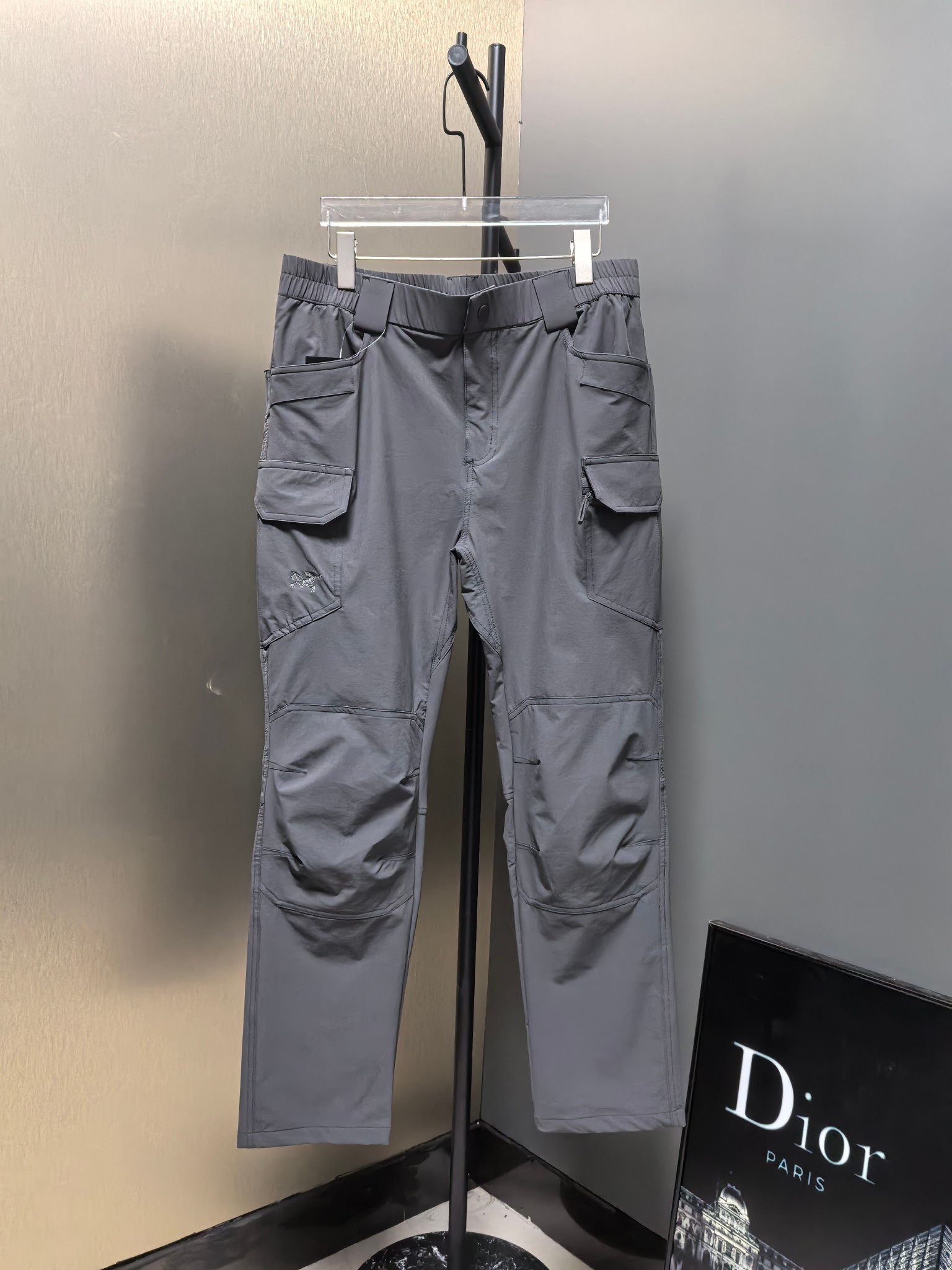 Review: ARC’TERYX Original Birds Patrol AR Pants – Functional, Stylish, and High-Performance Outdoor Gear - 图片 1