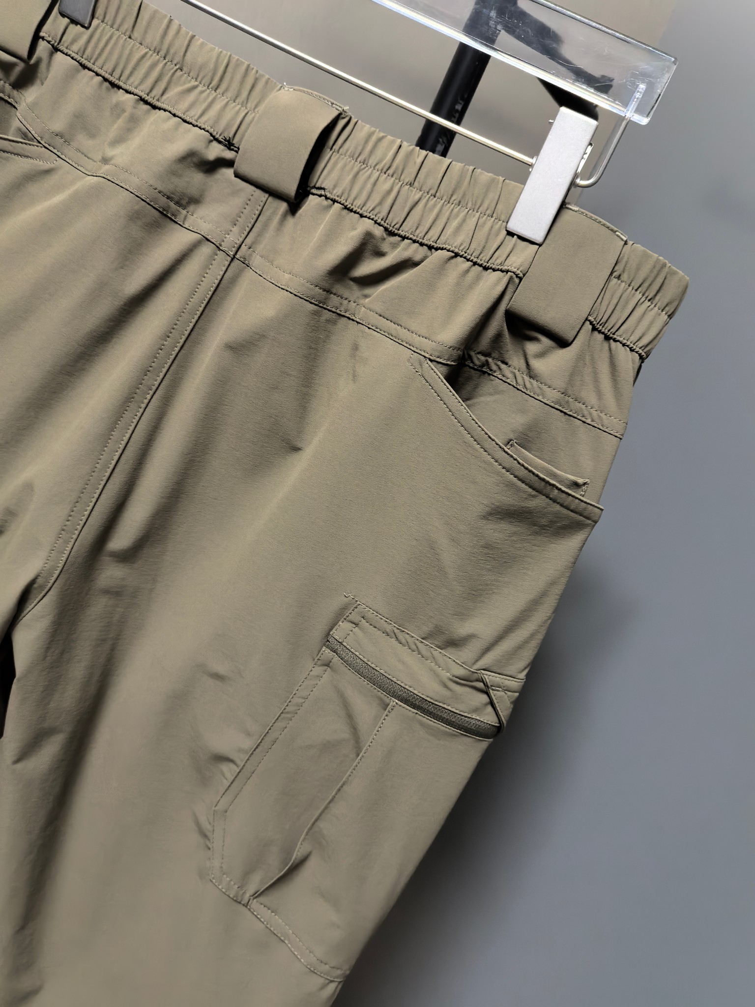 ARC’TERYX Original Birds Patrol AR Pants Review: Functional, Stylish, and High-Performance Outdoor Wear - 图片 8