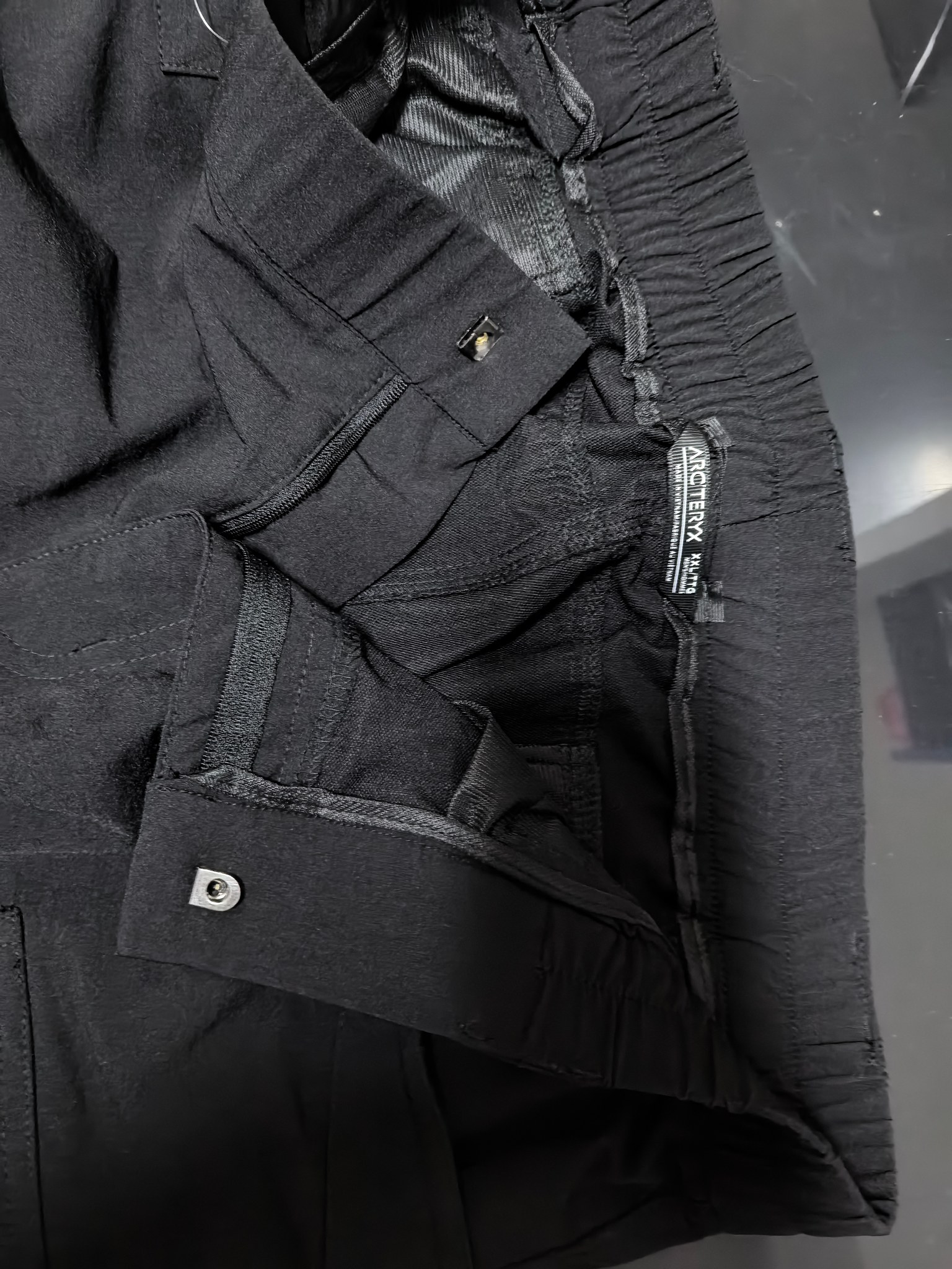 ARC’TERYX Original Birds Patrol AR Pants Review: High-Performance Outdoor Wear for Enthusiasts - 图片 8