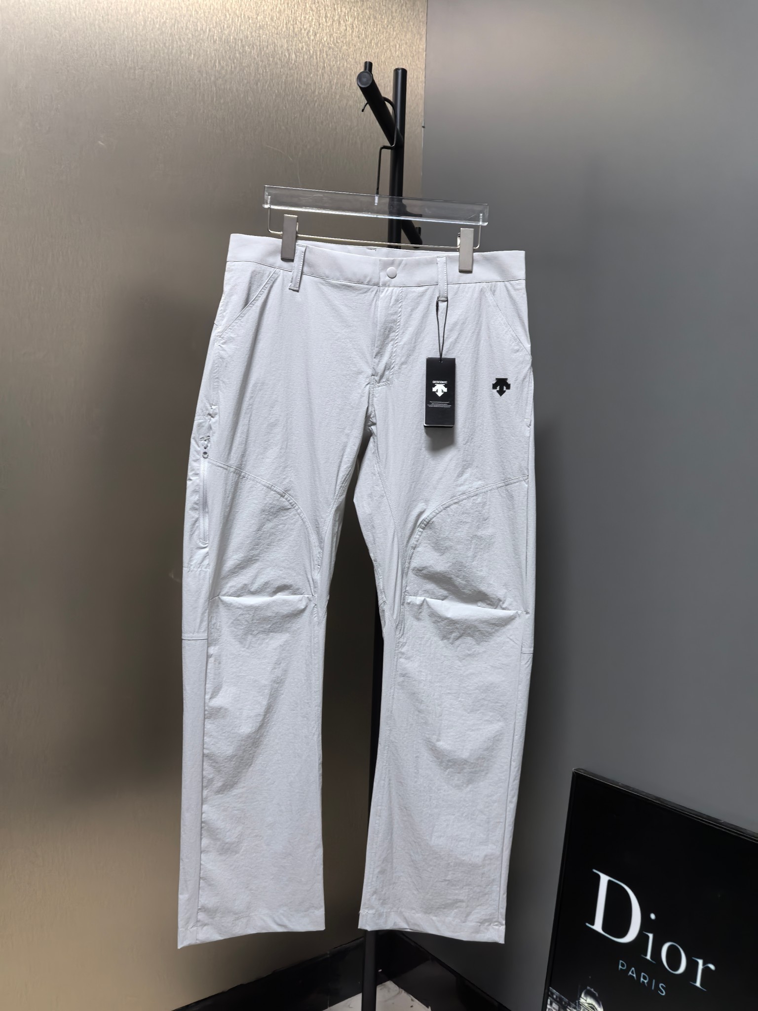 “Disant Men’s Outdoor Flat-Legged Pants: Quality Work, Various Colors, Sizes Available”