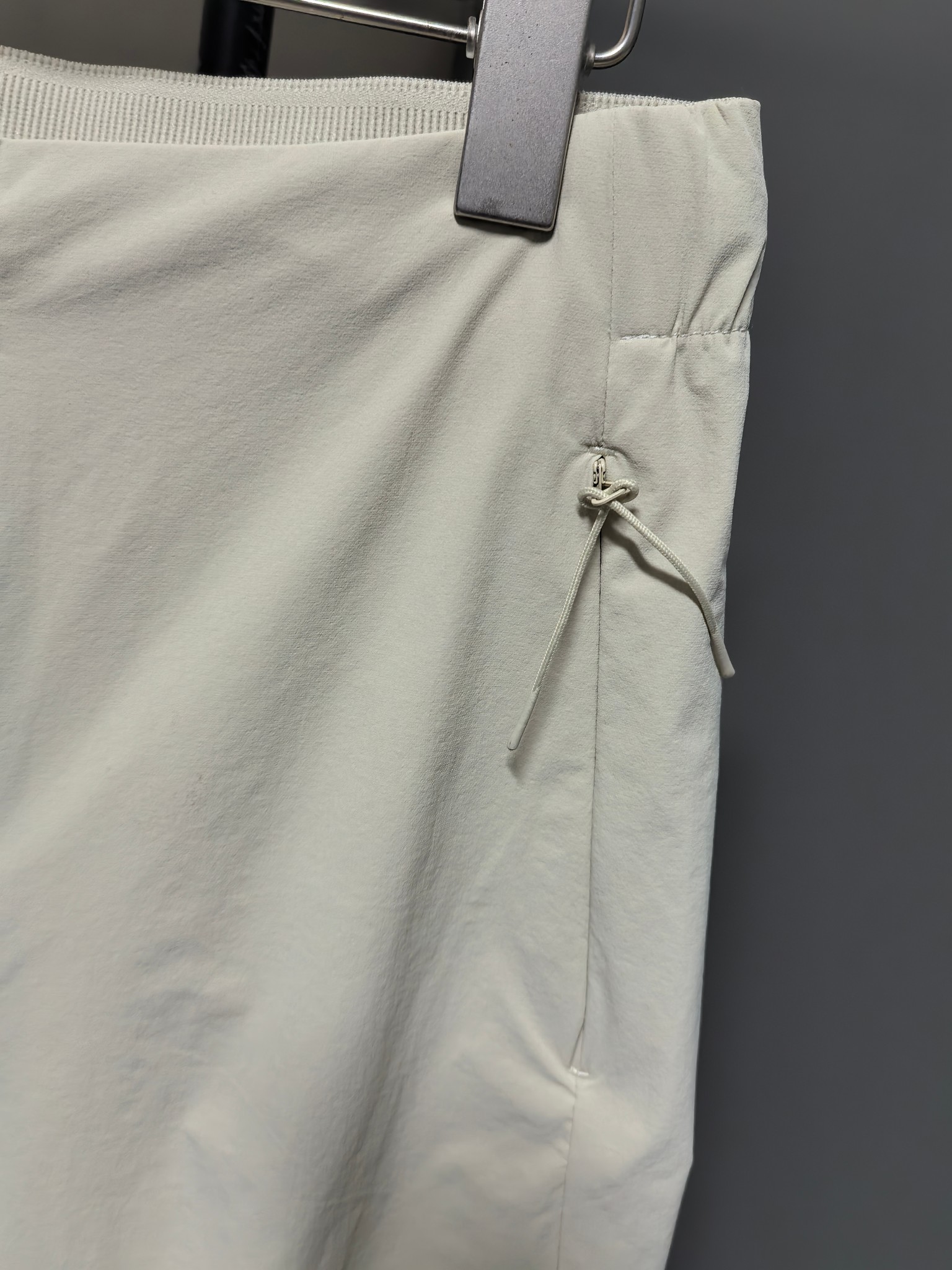 Alternative view of Shorts 08232