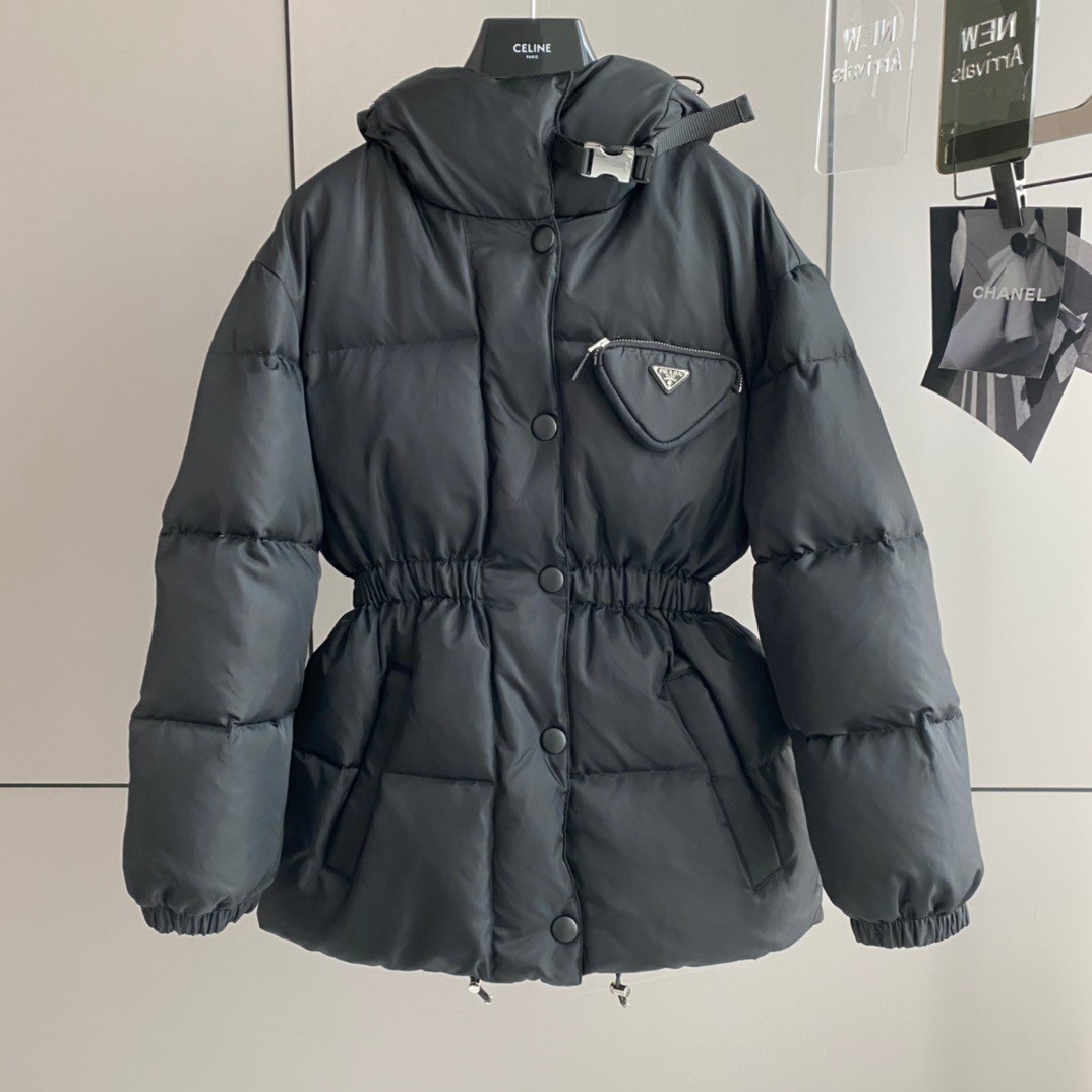 Chaqueta de plumón de versión alta de Guangzhou 𝐏 𝐑 𝐀 𝐃 𝐀 💫PRD nueva chaqueta de plumón de nailon con capucha y c…