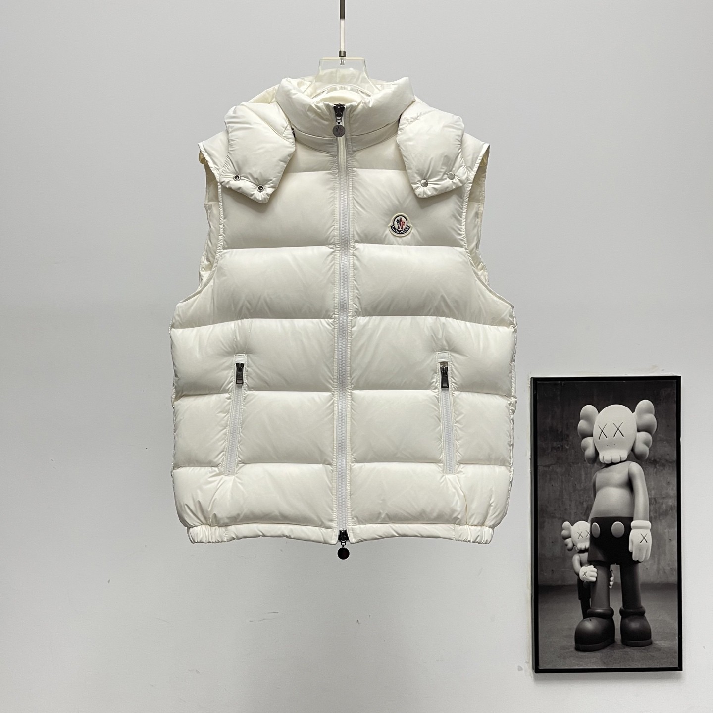 𝗠𝗼𝗻𝗰𝗲𝗿/Montclair/Mengkelai Moncler Montclair Bormes chaqueta de plumón con capucha acolchada de tela lacada. Tall…