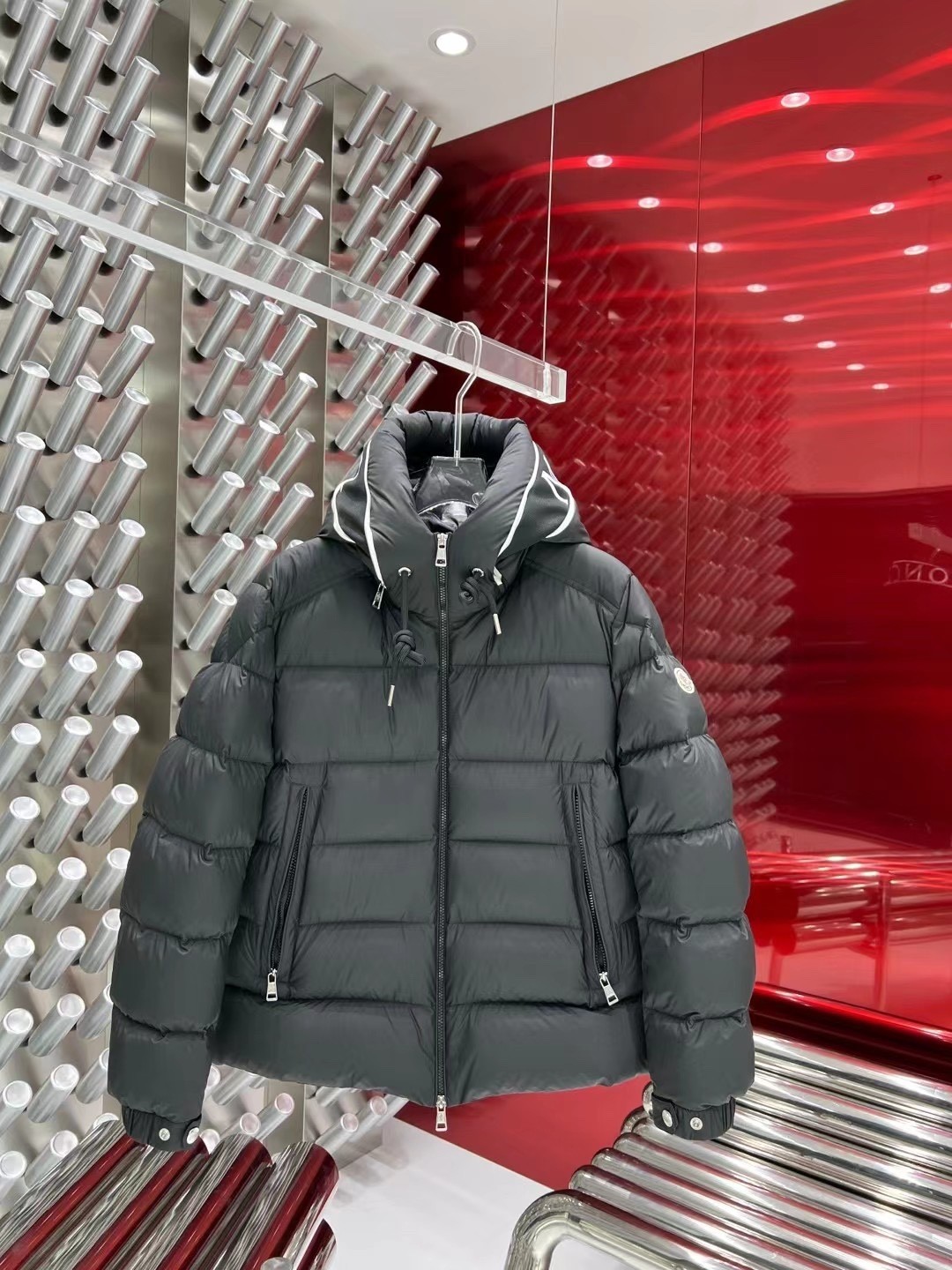 Calidad de tienda oficial, versión de primera calidad. Nuevo para otoño/invierno 2025 🆕 Chaqueta de plumas, réplica 1:…