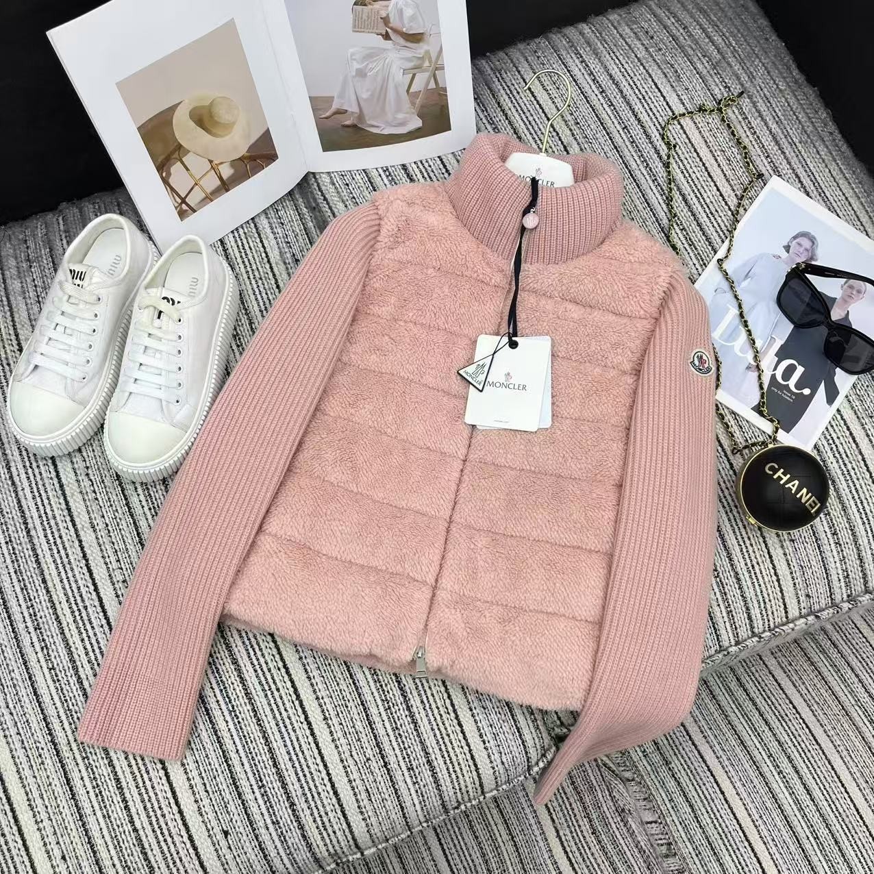 Moncler 🌟 Nueva chaqueta Cardigan de otoño/invierno 2025, chaqueta de plumas de grosor medio, la parte inferior de la …