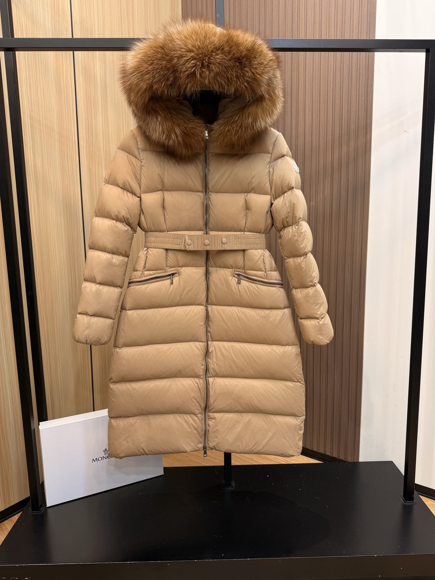 Nuevo plumífero⬆️Moncler 2025 nuevos colores, chaqueta larga de plumas Boed para mujer. La chaqueta de plumas Boedic pa…