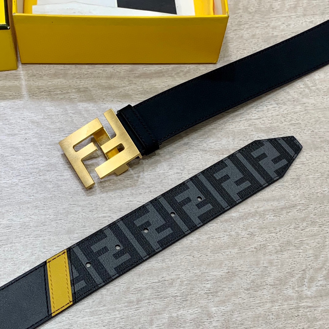 
FENDl 宽40MM双面原版小牛皮 搭配单钌钯电镀扣 完美的手感.油边 出众的设计.风格 高贵奢华 