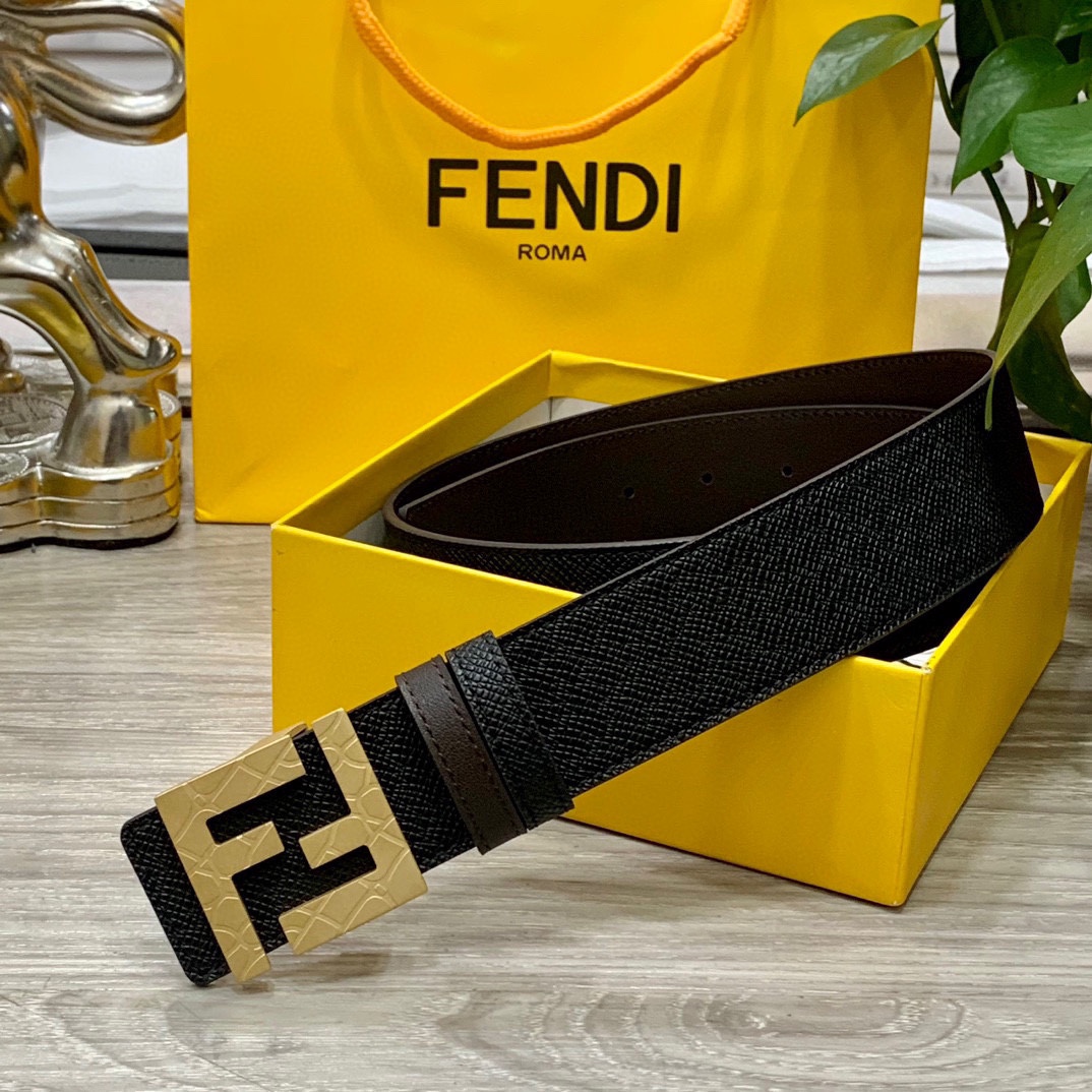 
        FENDl （芬迪）宽40MM双面原版小牛皮 搭配单钌钯电镀扣 完美的手感.油边 出众