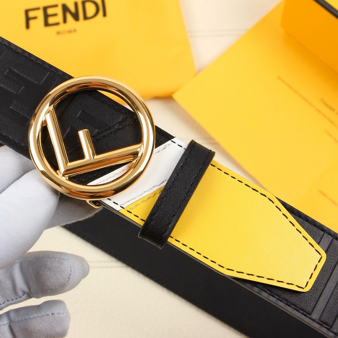 FENDI/芬迪宽38MM标志造型宽皮带原版针扣进口原版小牛皮制成印有浮雕黑FF图案镀金表面金属制品品质