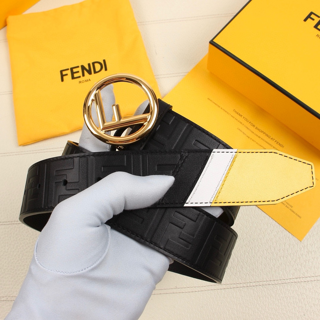 FENDI/芬迪宽38MM标志造型宽皮带原版针扣进口原版小牛皮制成印有浮雕黑FF图案镀金表面金属制品品质