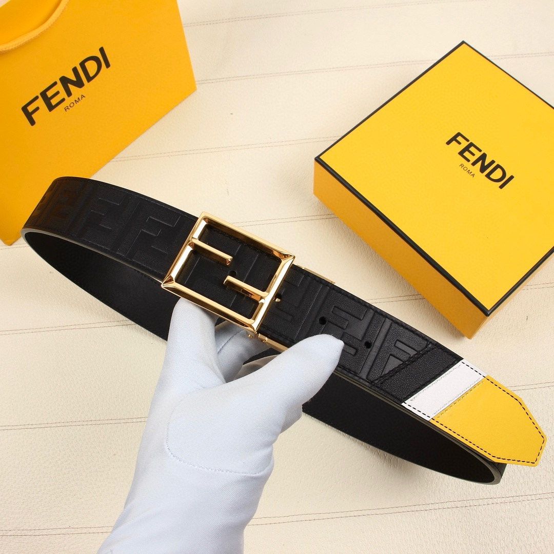 FENDI/芬迪宽38MM标志造型宽皮带原版针扣进口原版小牛皮制成印有浮雕黑FF图案镀金表面金属制品品质