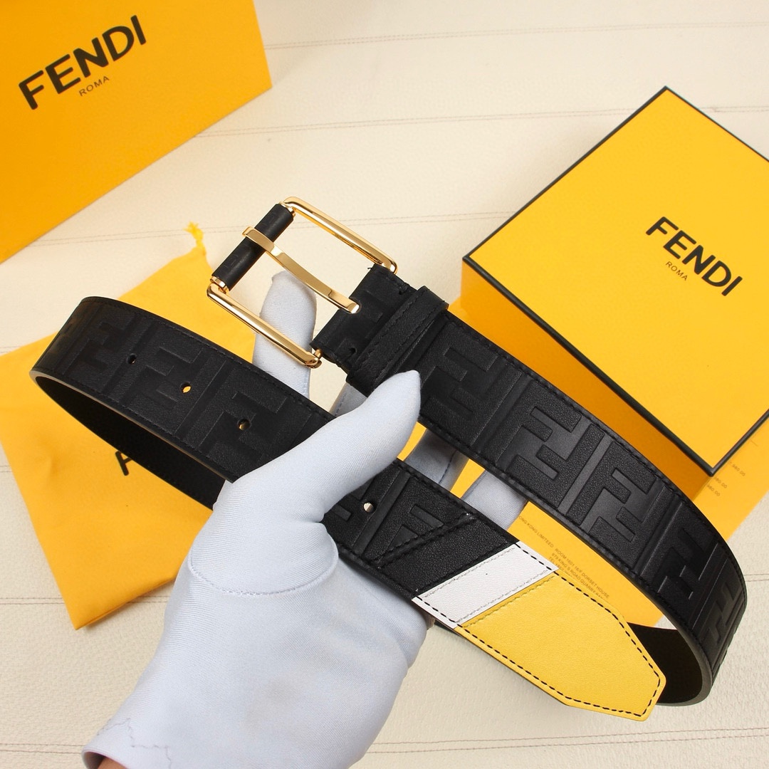 FENDI/芬迪宽38MM标志造型宽皮带原版针扣进口原版小牛皮制成印有浮雕黑FF图案镀金表面金属制品品质