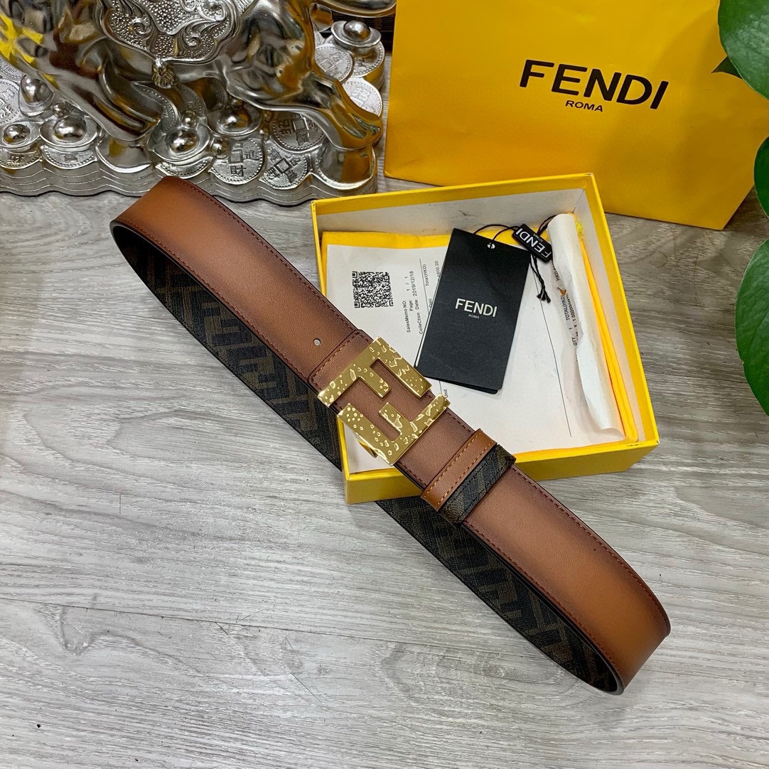 FENDI芬迪专柜同款宽4.0CM双环正反用腰带FF按钉搭扣双色CuoioRomano皮革材质反面面料带