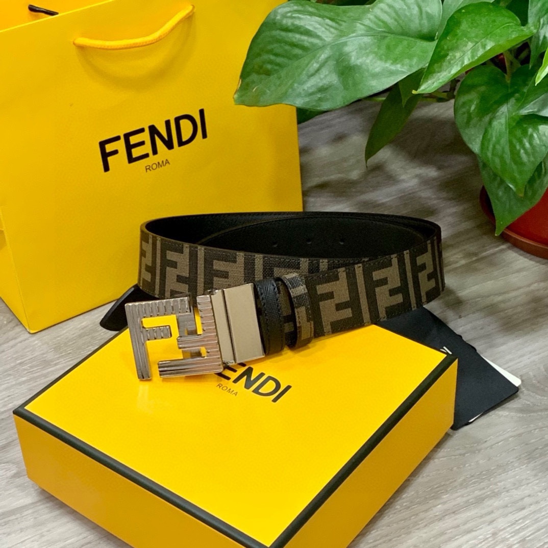 FENDI芬迪专柜同款宽4.0CM双环正反用腰带FF按钉搭扣黑色CuoioRomano皮革材质反面面料带