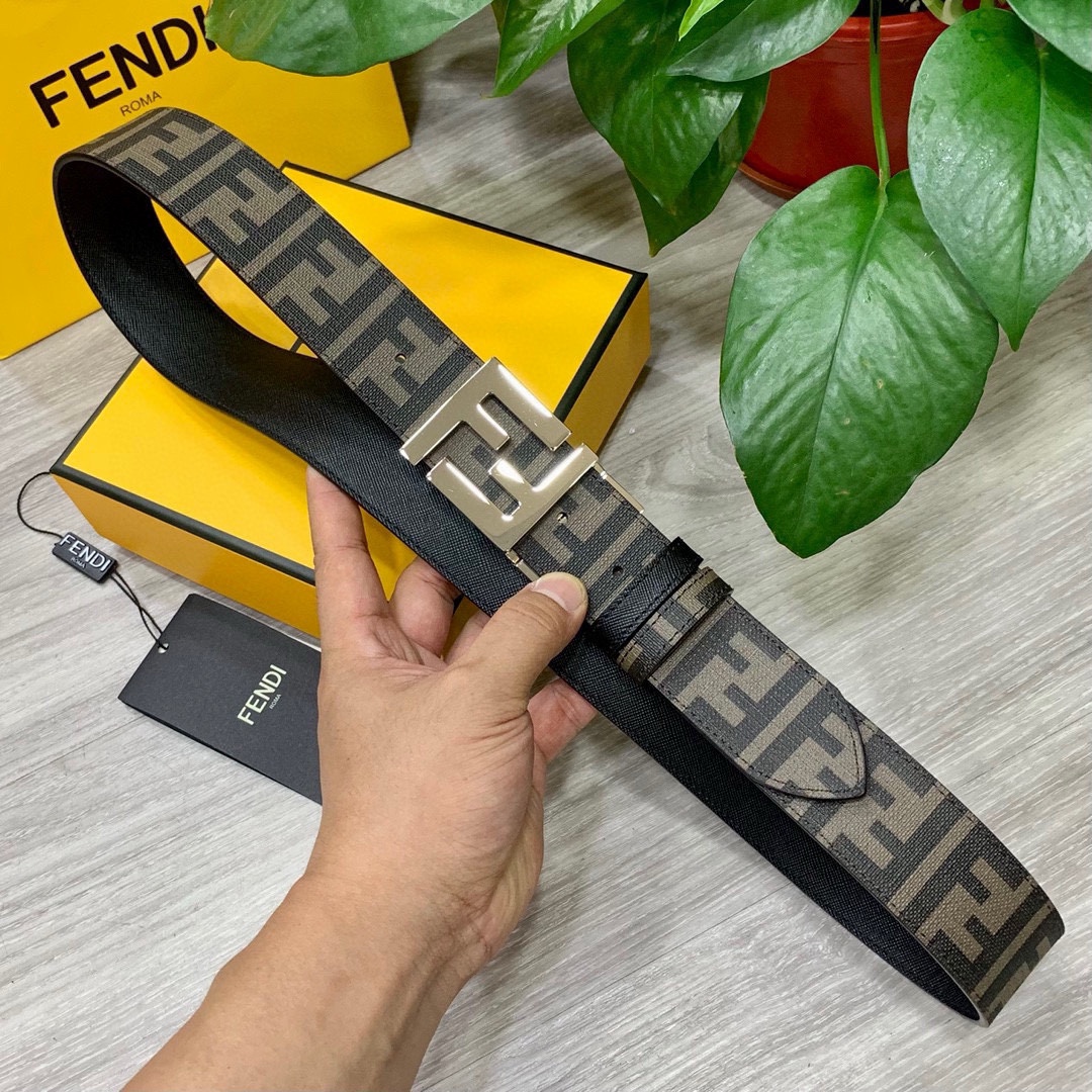 FENDI芬迪专柜同款宽4.0CM双环正反用腰带FF按钉搭扣黑色CuoioRomano皮革材质反面面料带