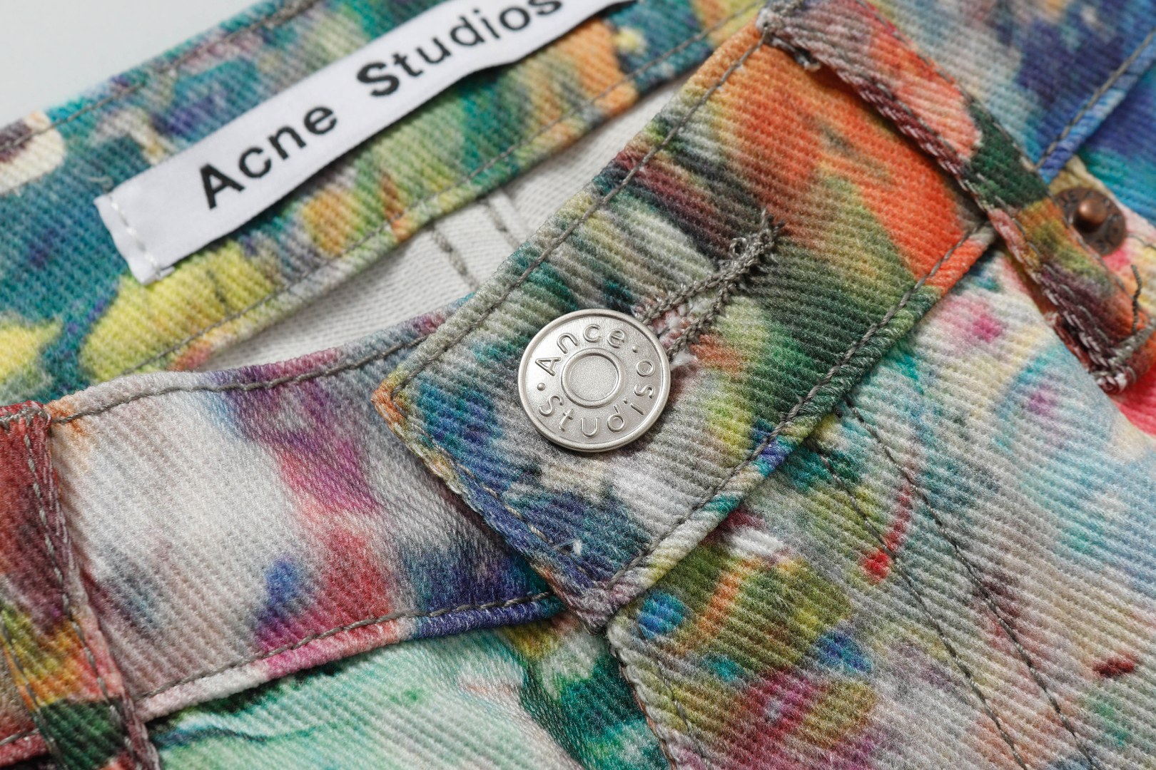 Acne Studio AC-Pants King: 3D-Printed Jeans for Fashionable Street Style - 图片 5