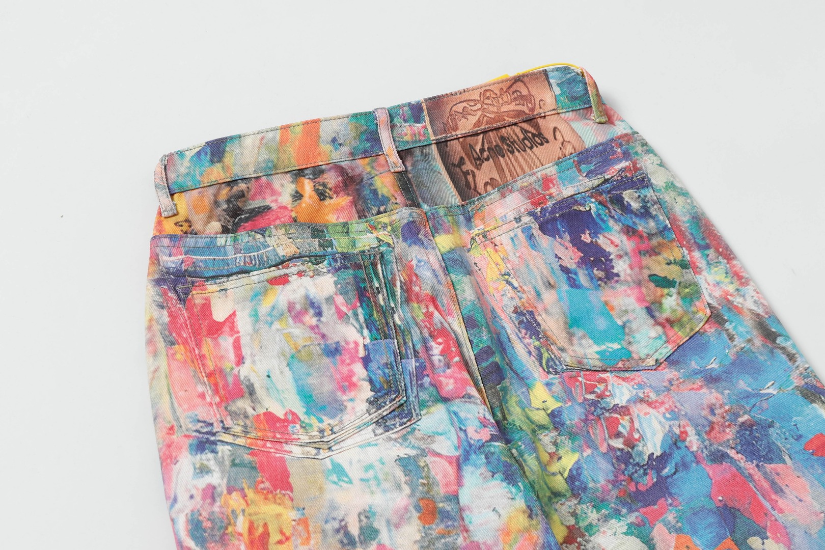 Acne Studio AC-Pants King: 3D-Printed Jeans for Fashionable Street Style - 图片 4