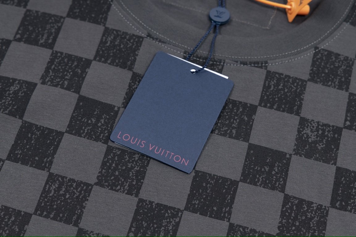 精品LOUISVITTON棋牌格印花短袖面料规格采用实打实280g100%纯棉针织内的兰博基尼定织定染！