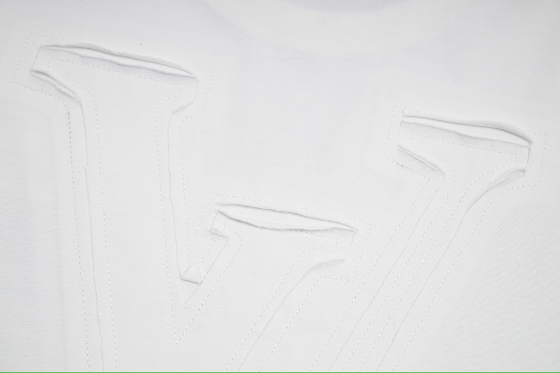 精品LOUISVITTON三花logo烧花短袖面料规格采用实打实280g100%纯棉针织内的兰博基尼定织