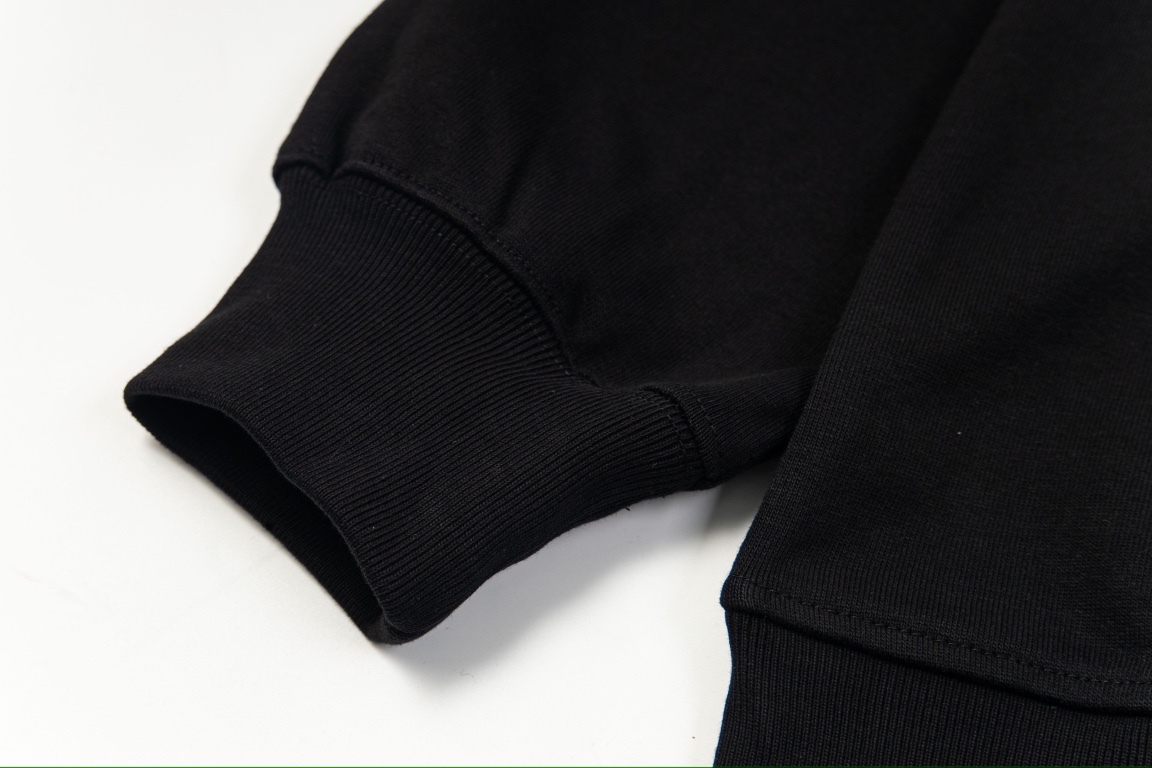 MM6 Magella Digital Stamped Hoodie with High-quality Fabrics and Impeccable Printing - 图片 9