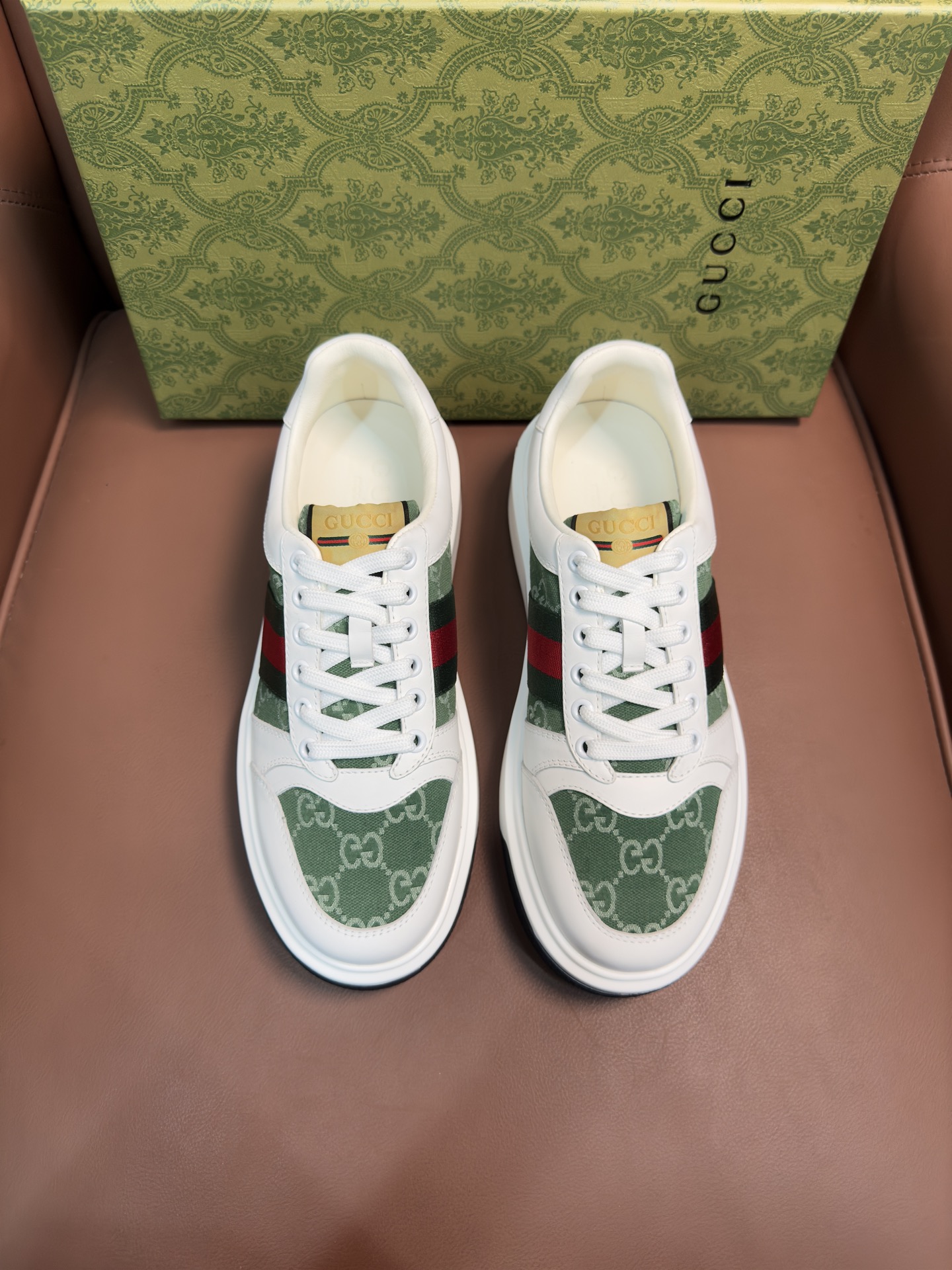 NO:276576,Gucci] Gucci - High-end quality Original single - Upper Napa calf leather, brand plastic module, shoe height Zhoubo brand totem - Neil brand canvas, foot pad; water dyed cowhide - Outsole ultralight TPU· Rubber two-color molded outsole - Ultra-high quality control·fine workmanship highlighted (high-end, noble, grade) - Size 38-44 (45, custom made),,gucci,gucci,cowhide19860909Gucci】古驰  -高端品质 原单 -鞋面纳帕小牛皮、品牌塑胶模块、鞋身高周波品牌图腾 -内里品牌帆布,垫脚；水染牛皮 -大底超轻TPU·橡胶双色成型大底 -超高品控·做工精细凸显(高端·贵气·档次) - Size 38-44（45,可订做),,gucci,gucci,cowhide,Men's shoes