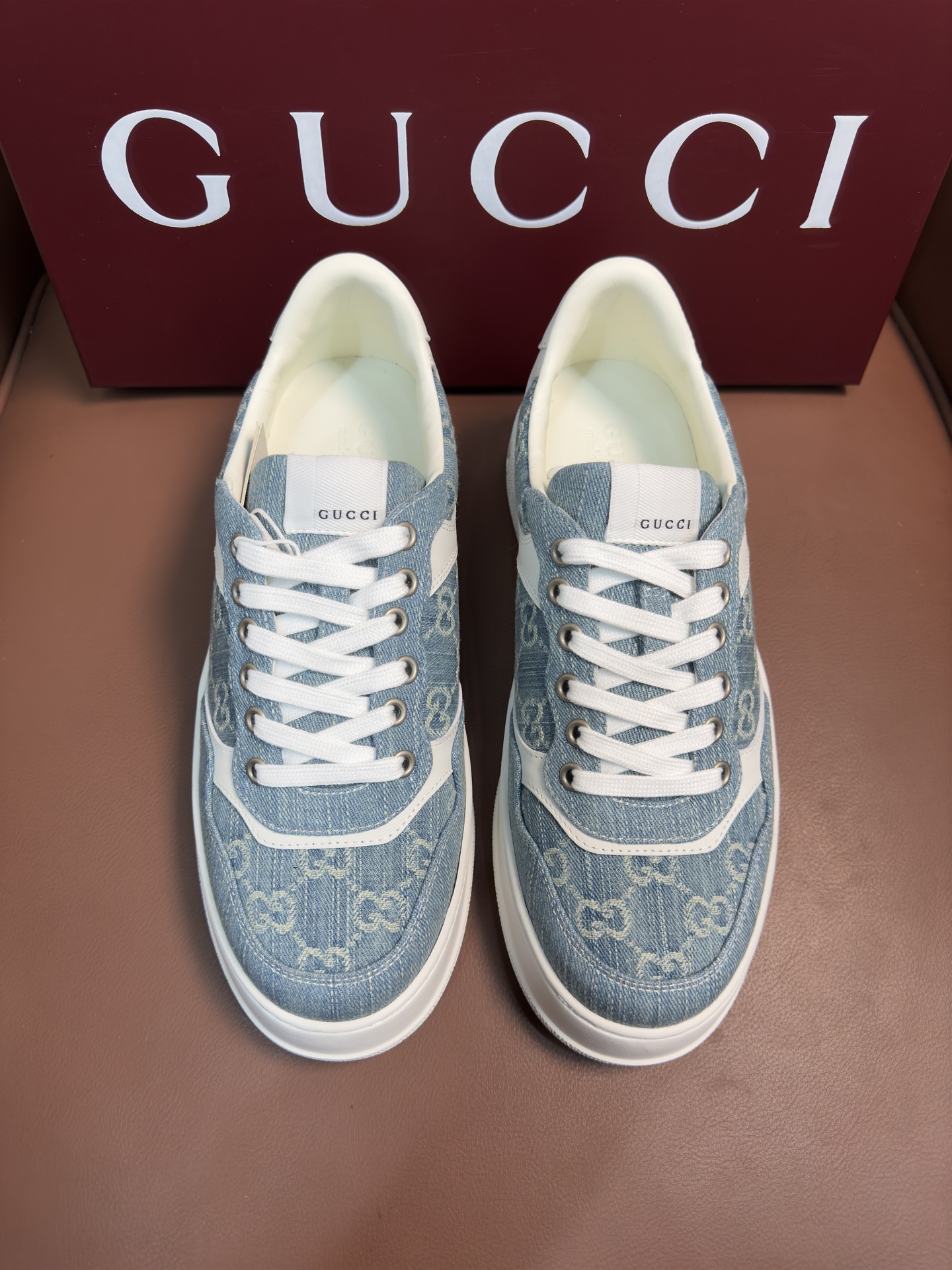 NO:347604,Gucci men's thick-soled biscuit shoes, the comfort of this model is really amazing, super light, comfortable and versatile, and a must-have item. This item is full of interesting retro atmosphere. G Home's new series continues to find inspiration from daily life in other eras, and incorporates the essence of current design to create a refreshing design. This sports shoe is made of imported original materials, with a 5D printed logo on the shoe body, showing a romantic and elegant atmosphere, highlighting the profound brand logo connotation. Increase 5CM and immediately enhance the aura when worn!  Size35-44 (45 custom made), gucci, gucci, sneakers19860909Gucci男士厚底饼干鞋运动鞋,这款的舒适度真的很绝,超级轻便舒适百搭,必备单品,这款单品充满了趣味十足的复古气息.G家全新系列继续从其他时代的日常生活中寻找灵感,并融入当下的设计精髓,打造令人耳目一新的设计.这款运动鞋采用进口原版材质,鞋身5D打印logo装饰,尽显浪漫典雅气息,突显深厚的品牌标识内涵.增高5CM 穿上立马提升气场！ Size35-44（45定做）,,gucci,gucci,sneakers,Men's shoes