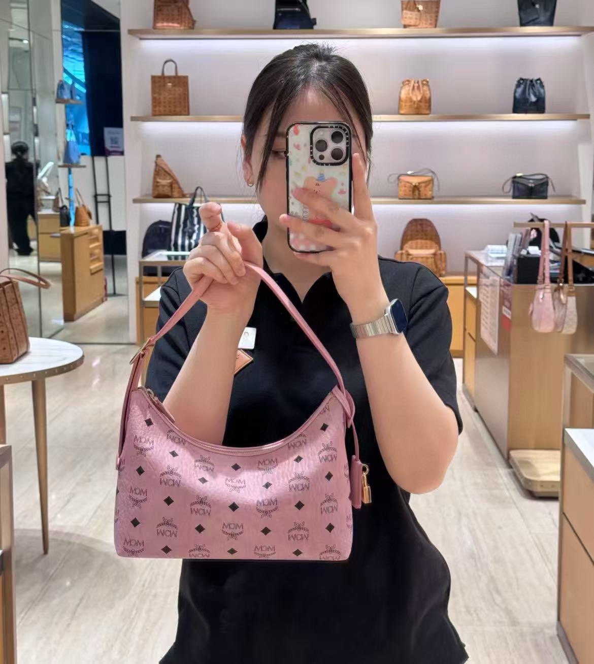 𝗠𝗖𝗠 𝗔𝗿𝗲𝗻 𝗛𝗼𝗯𝗼🆕 Small# Cp ®️ Aren Hobo MCM Logo 26*9.5*19cm 125-133cm/COGNAC Novità