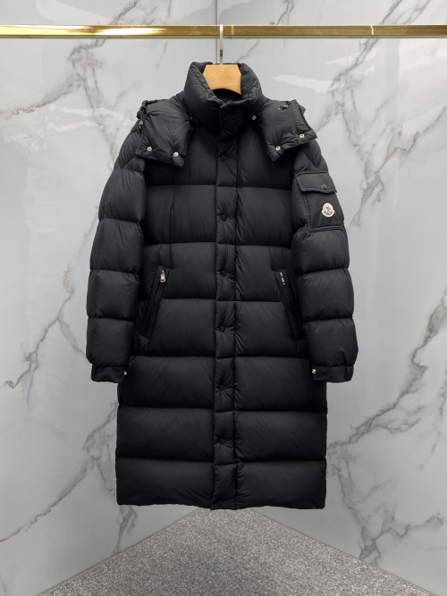 Moncler Hanoverian Lange Gewatteerde Jas - Stijlvolle Warmte voor Koppels 1 Moncler Hanoverian Lange Gewatteerde Jas - Stijlvolle Warmte voor Koppels