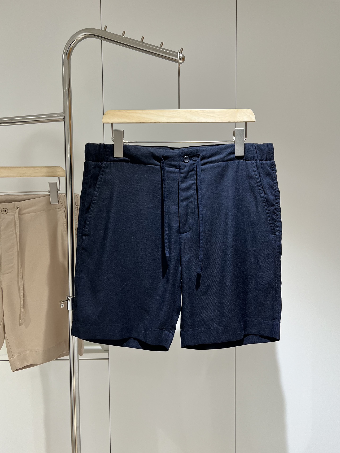 Répliques de concepteurs d’imitation en gros
 Loro Piana Vêtements Shorts Hommes Lin
