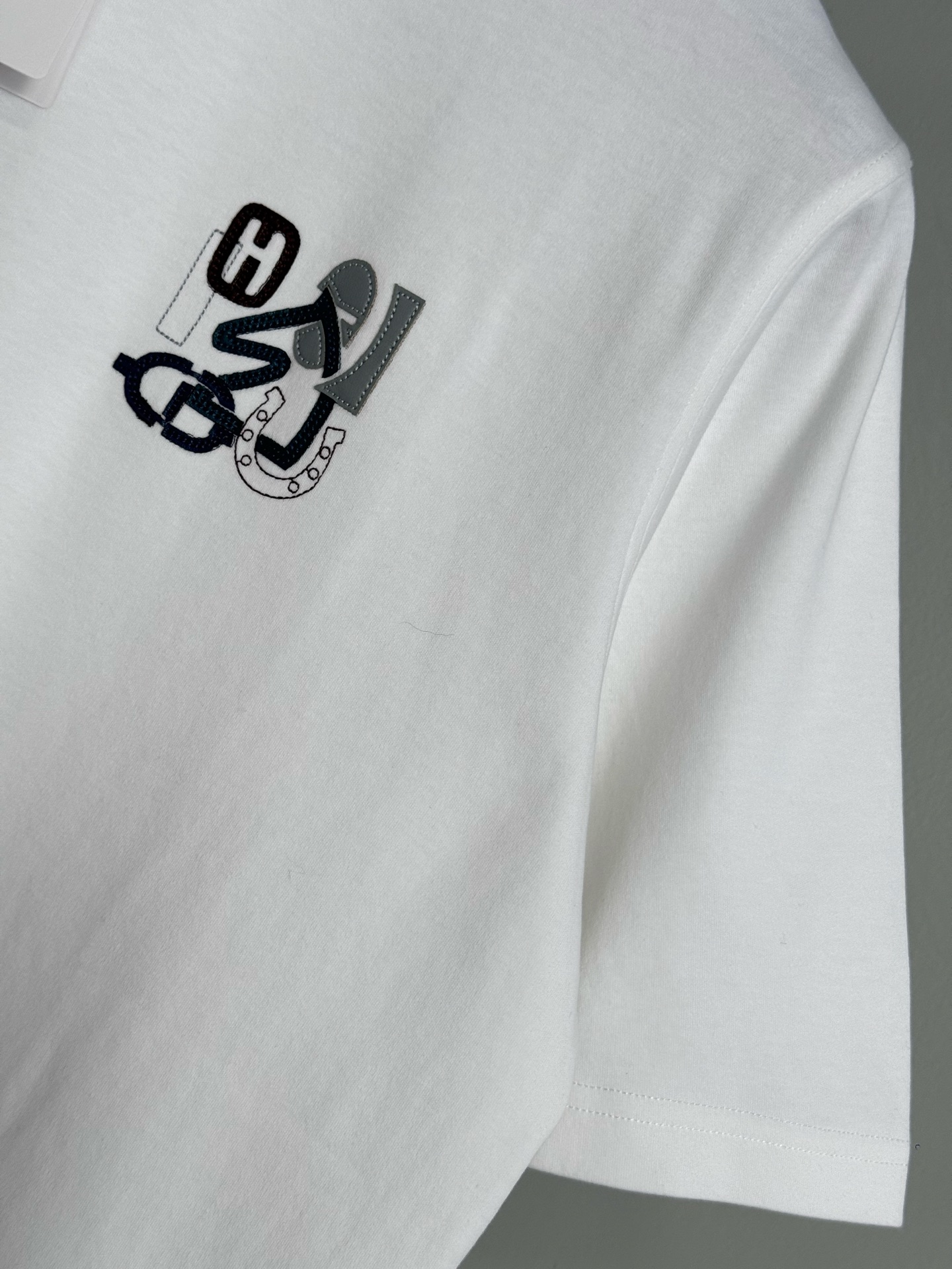 Hermès 爱马仕 皮革贴饰短袖｜定制奥棉精梳·浇洗工艺