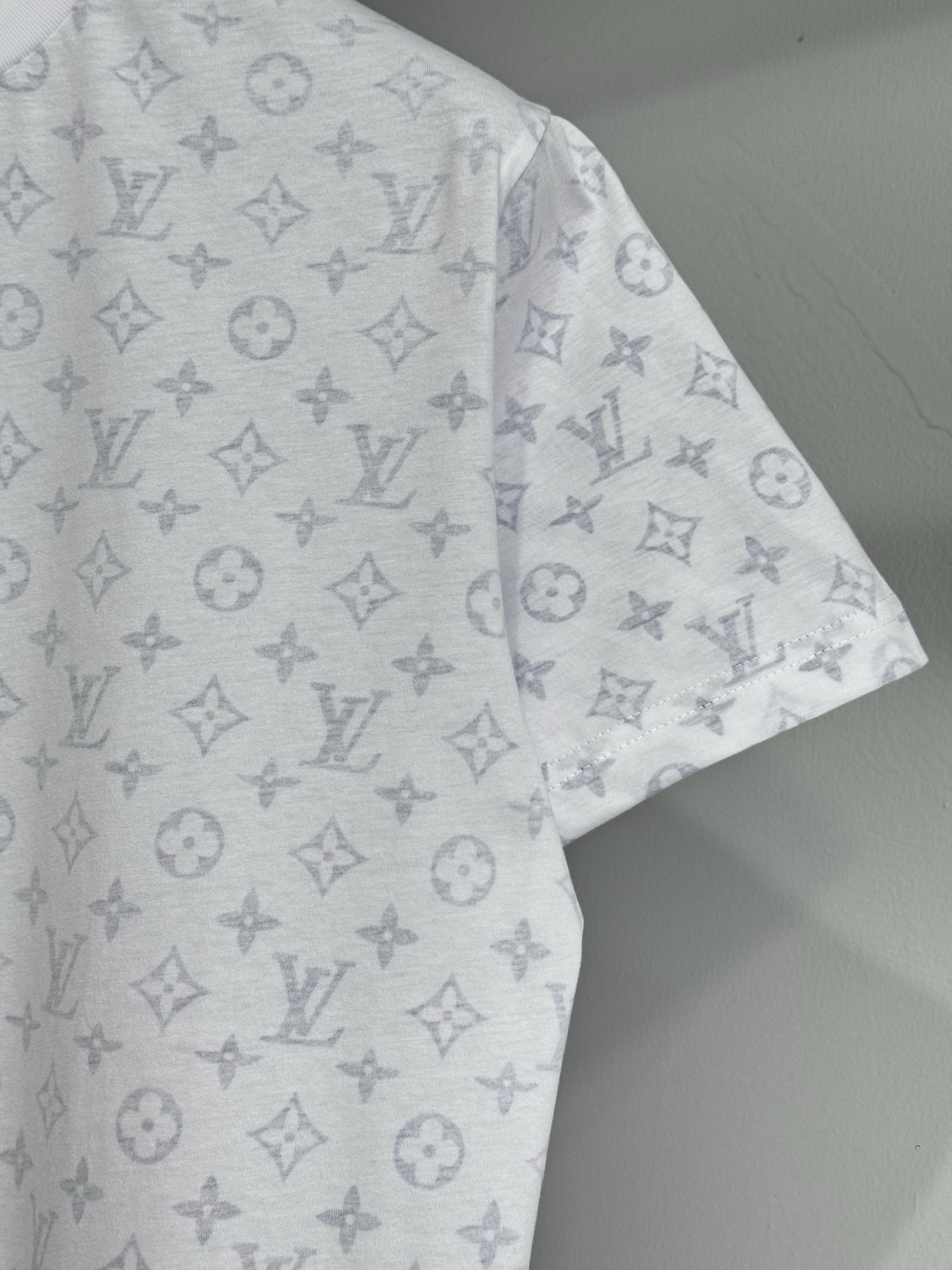 Louis Vuitton LV 领口链条满印短袖｜ 开版｜数码直喷